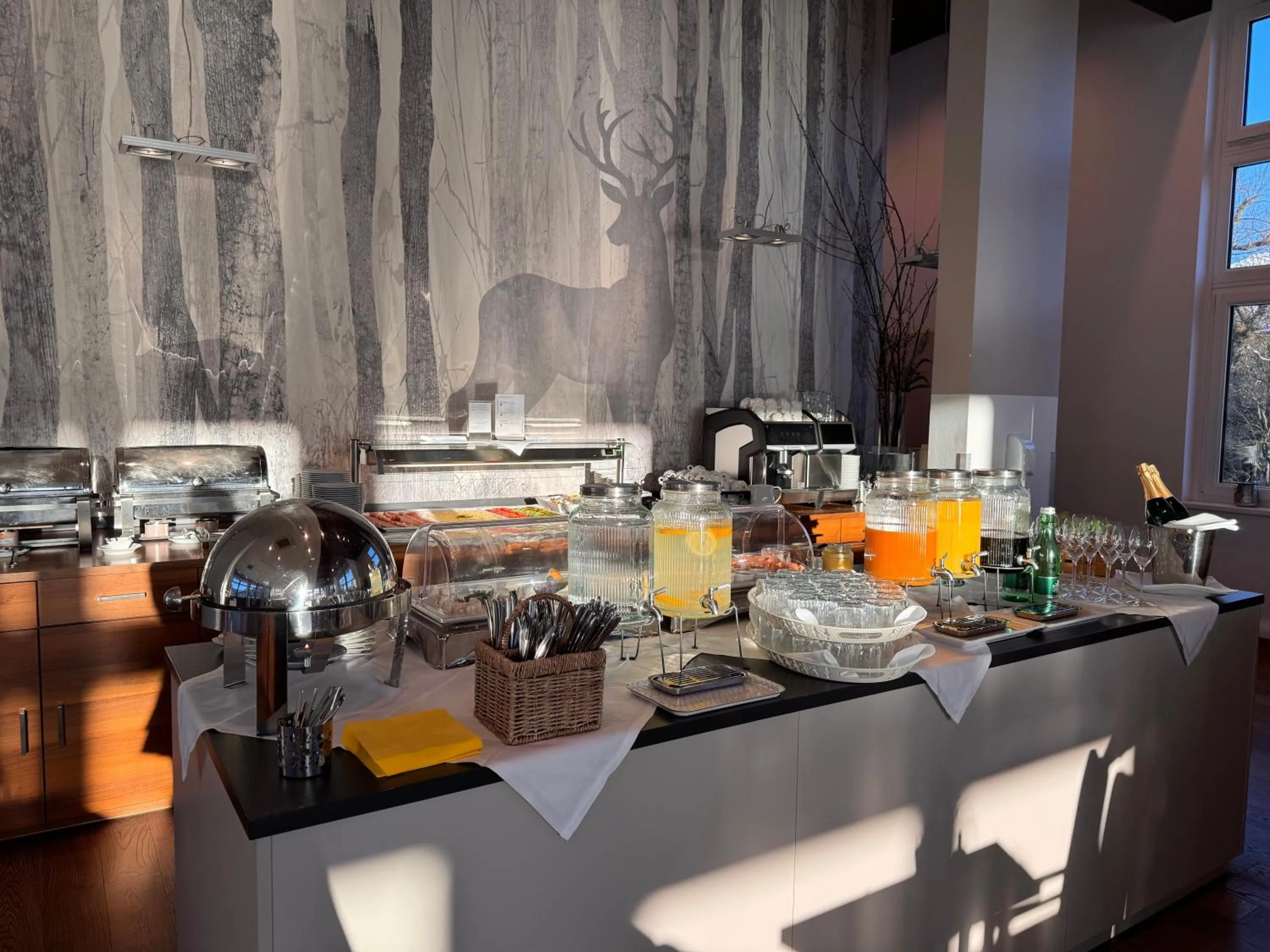 Breakfast in Hotel Spirodom