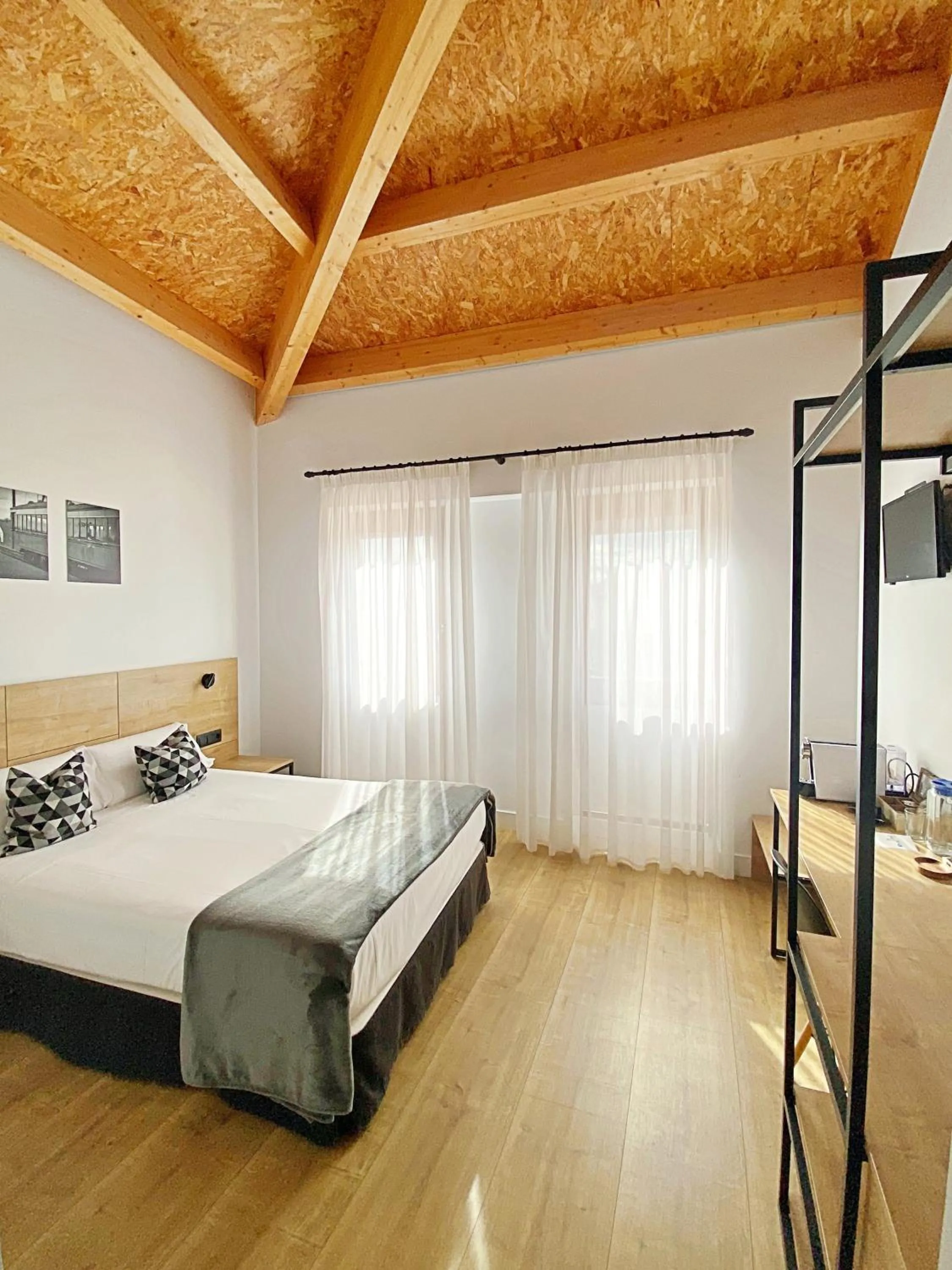 Bed in Hotel Entrerailes