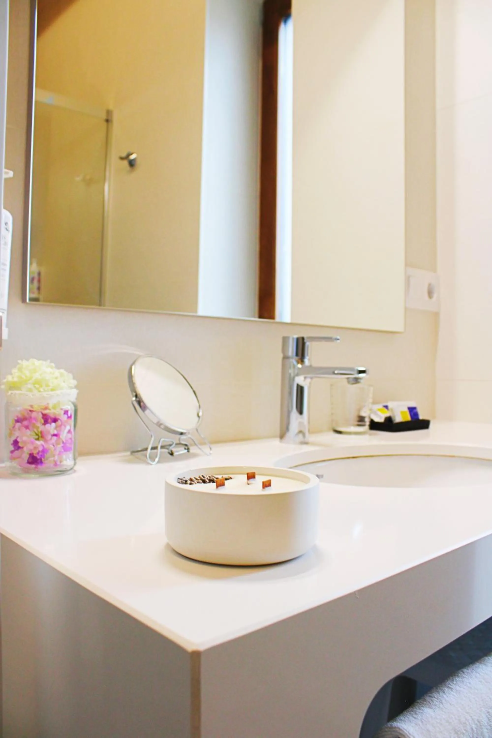 Bathroom in Hotel Entrerailes