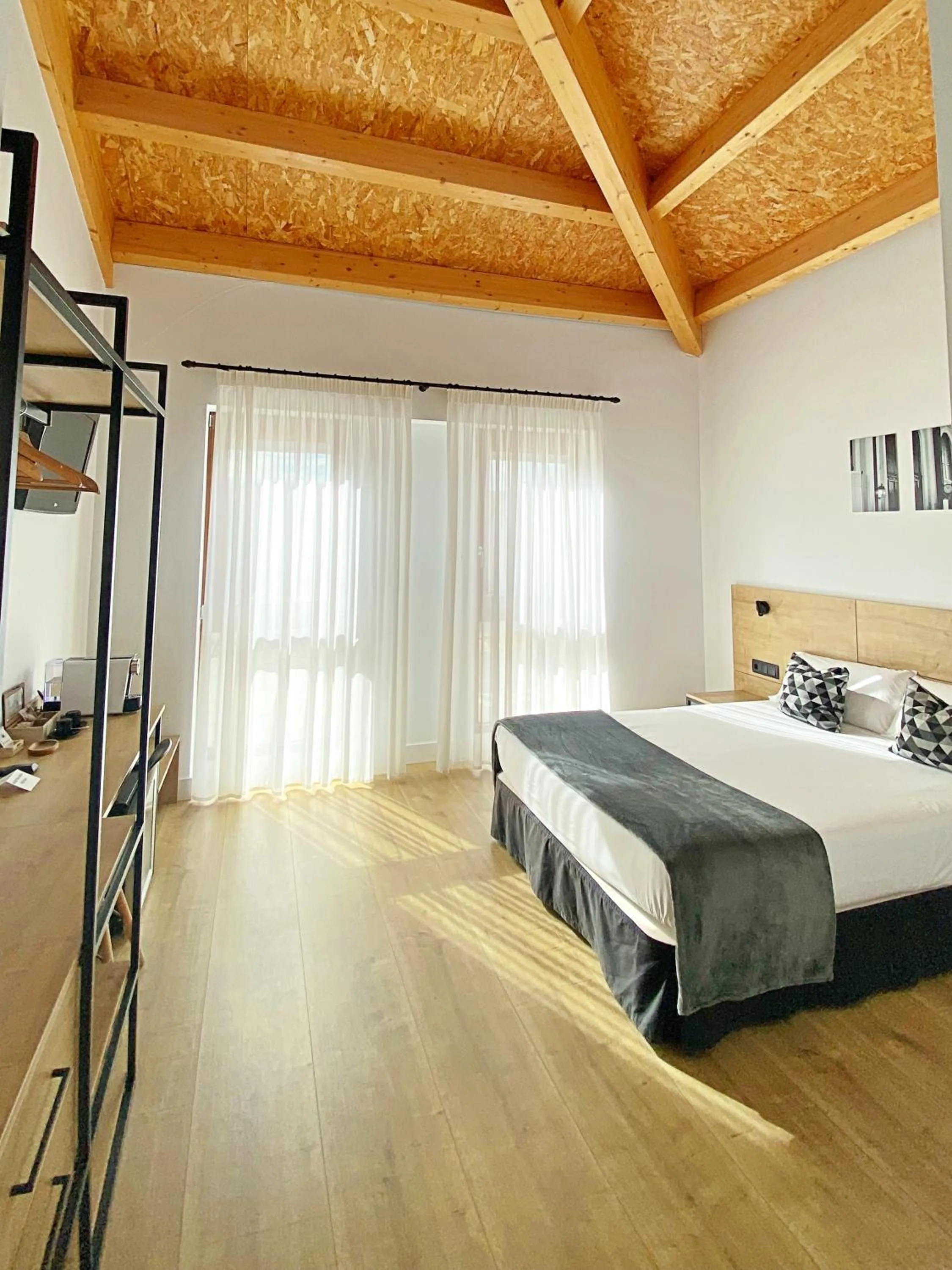 Bed in Hotel Entrerailes