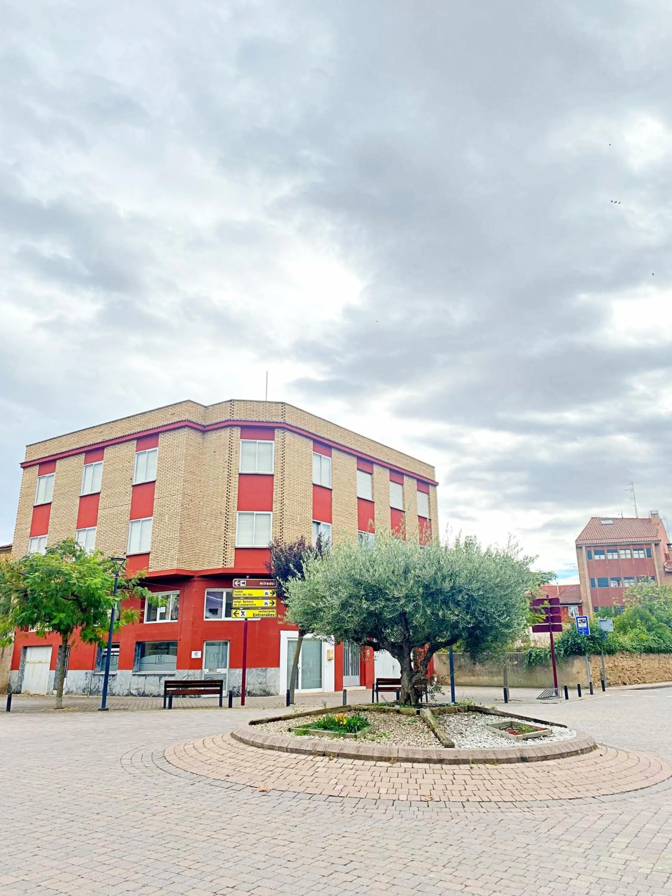 Nearby landmark in Hotel Entrerailes