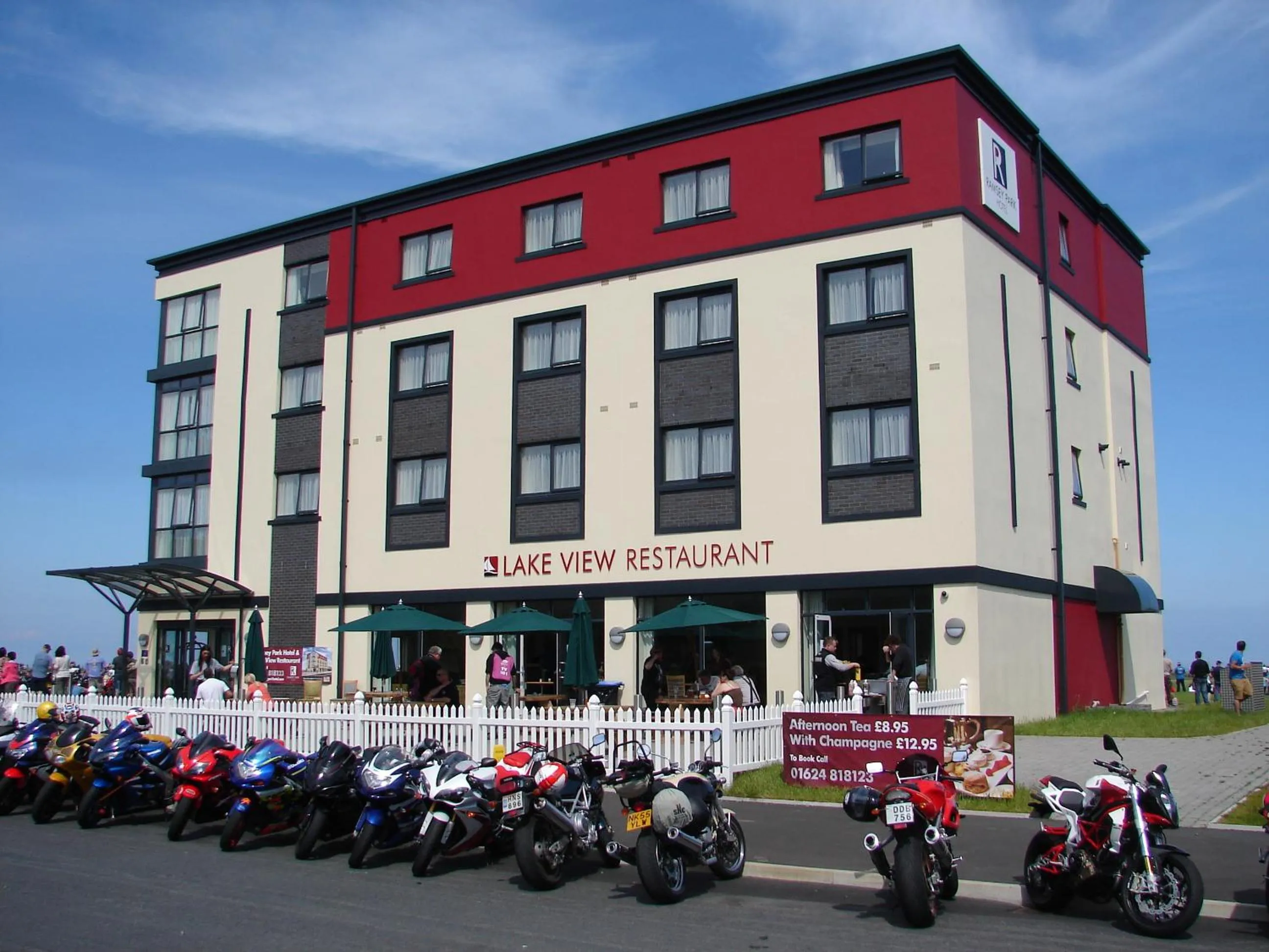 Restaurant/places to eat in Ramsey Park Hotel