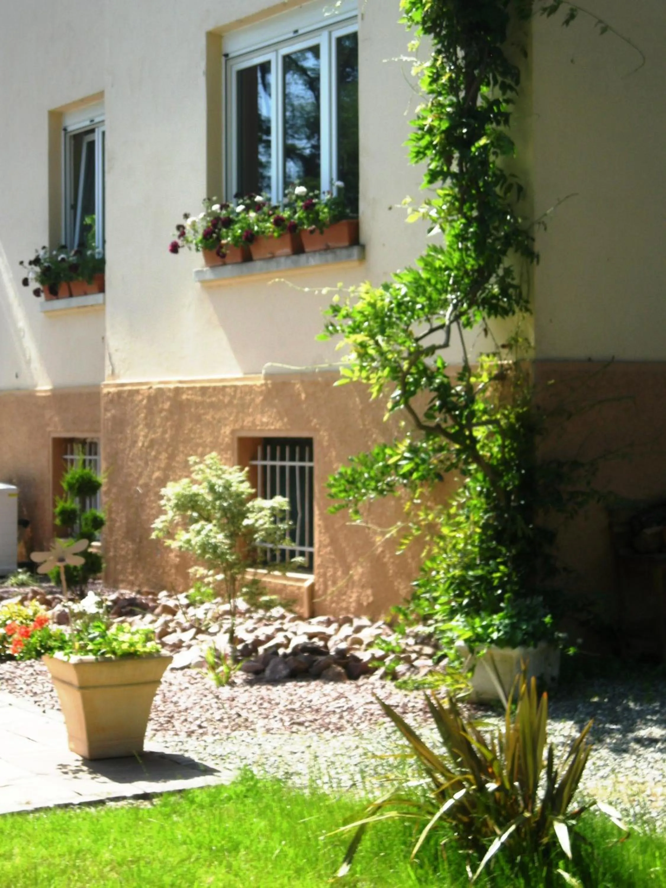 Facade/entrance in Aux Berges de la Thur
