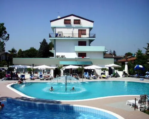 Property building in Oasi Verde