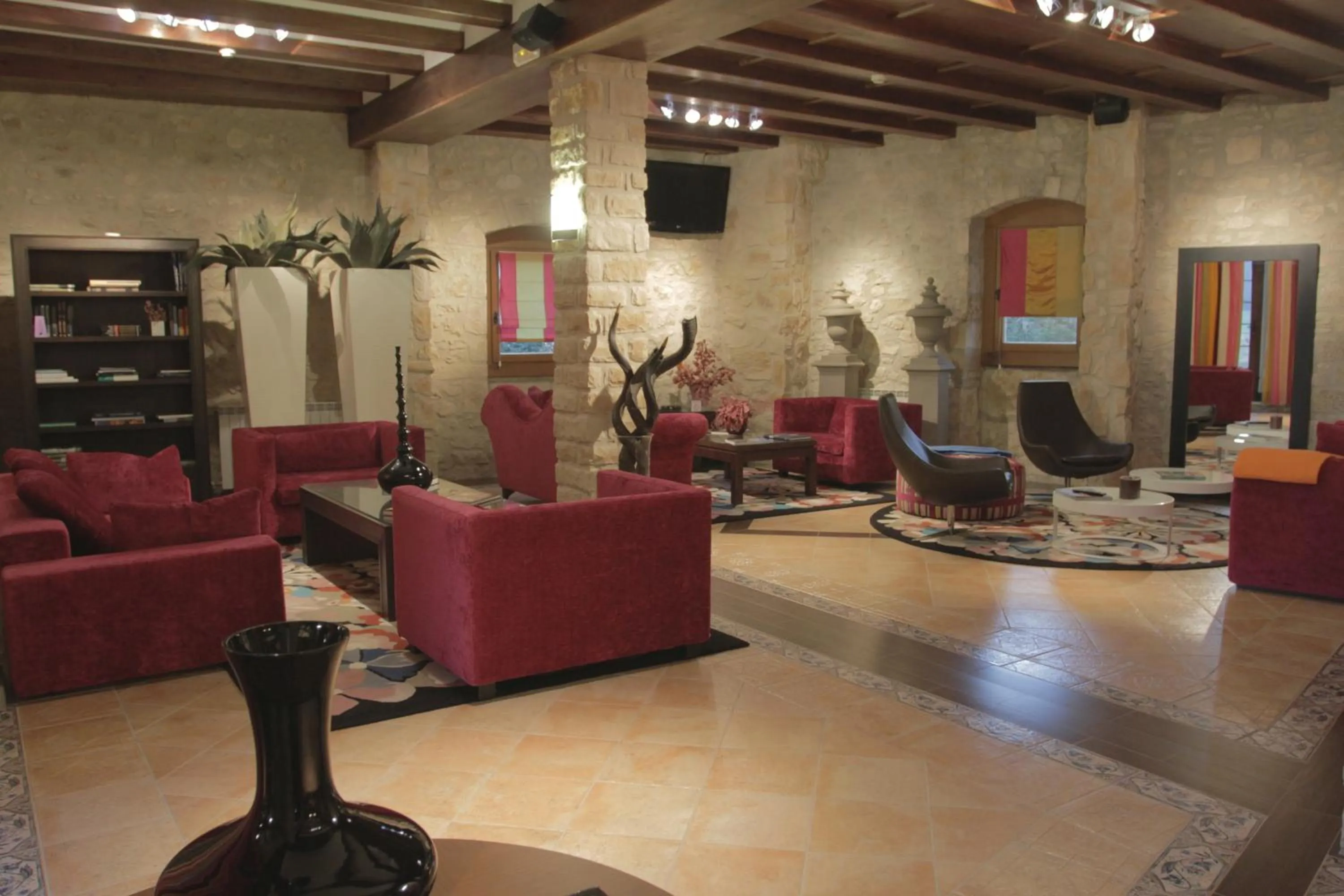 Communal lounge/ TV room in Hotel Palacio Dos Olivos