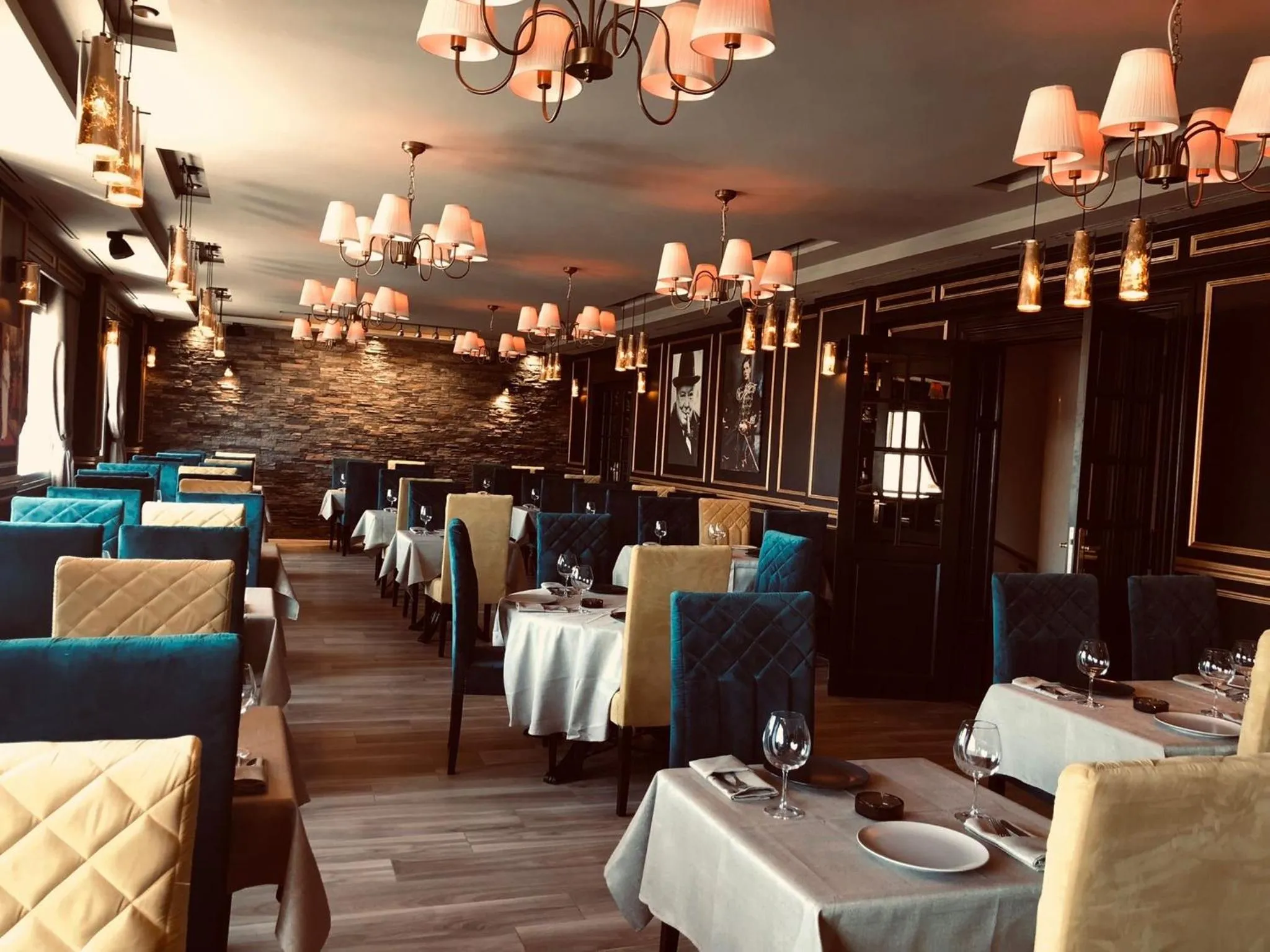 Restaurant/places to eat in Hotel Malta