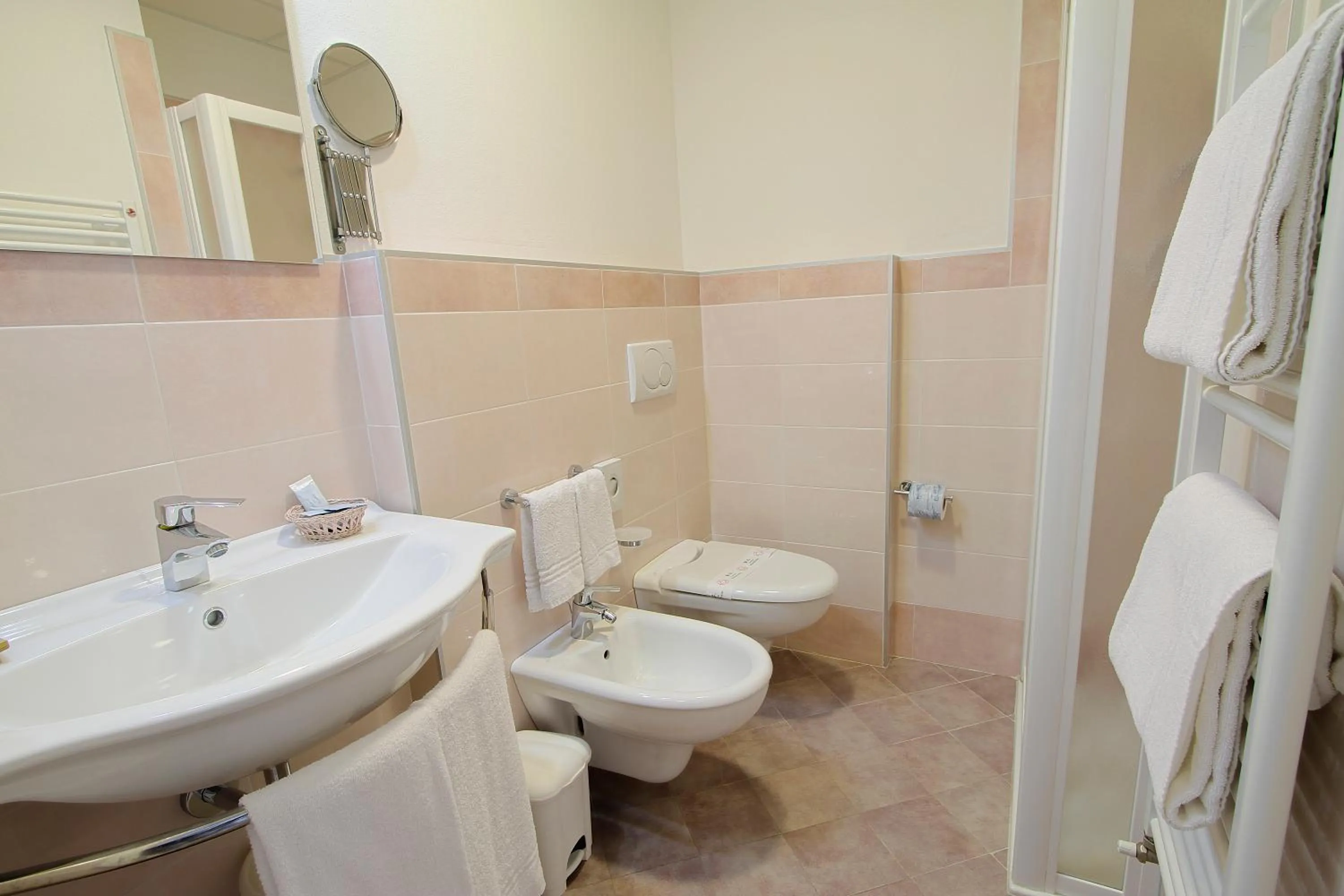 Bathroom in Hotel Sahara