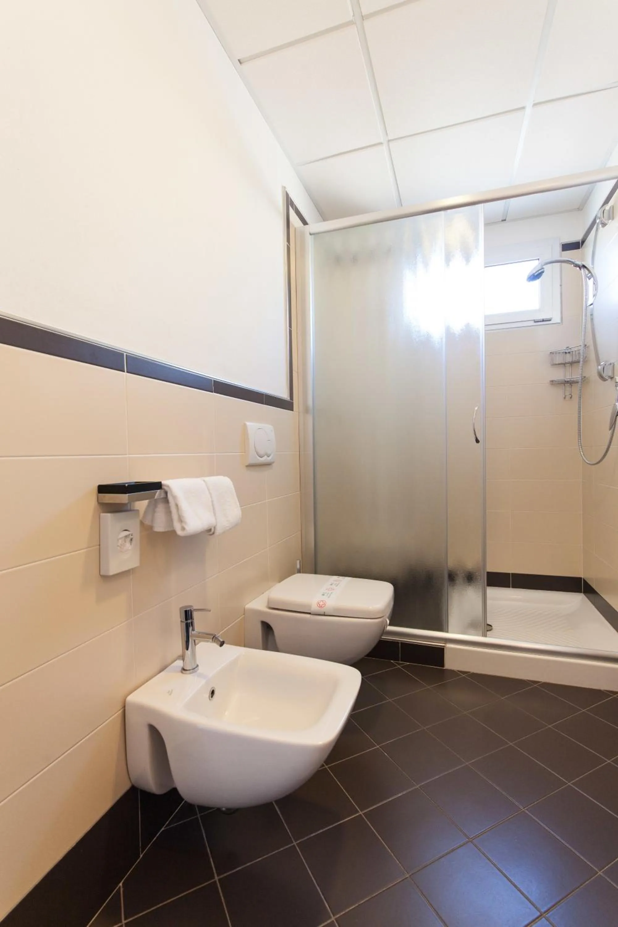 Shower in Hotel Sahara