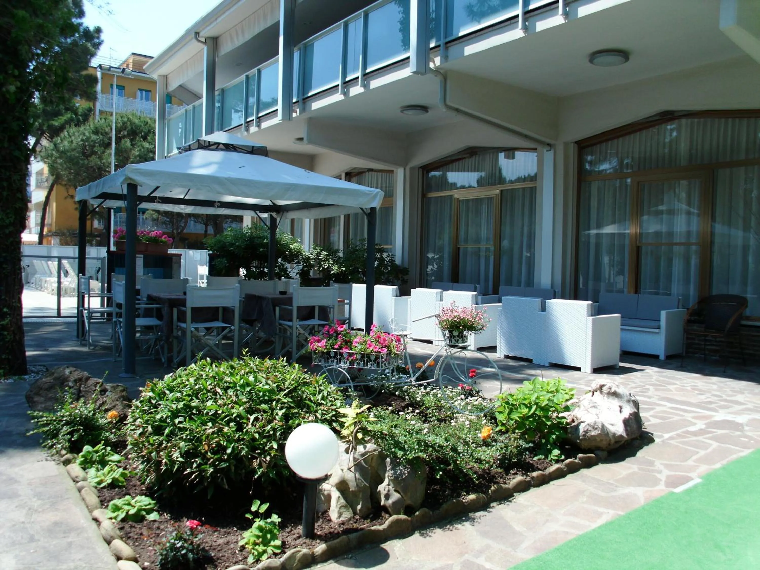 Facade/entrance in Hotel Sahara