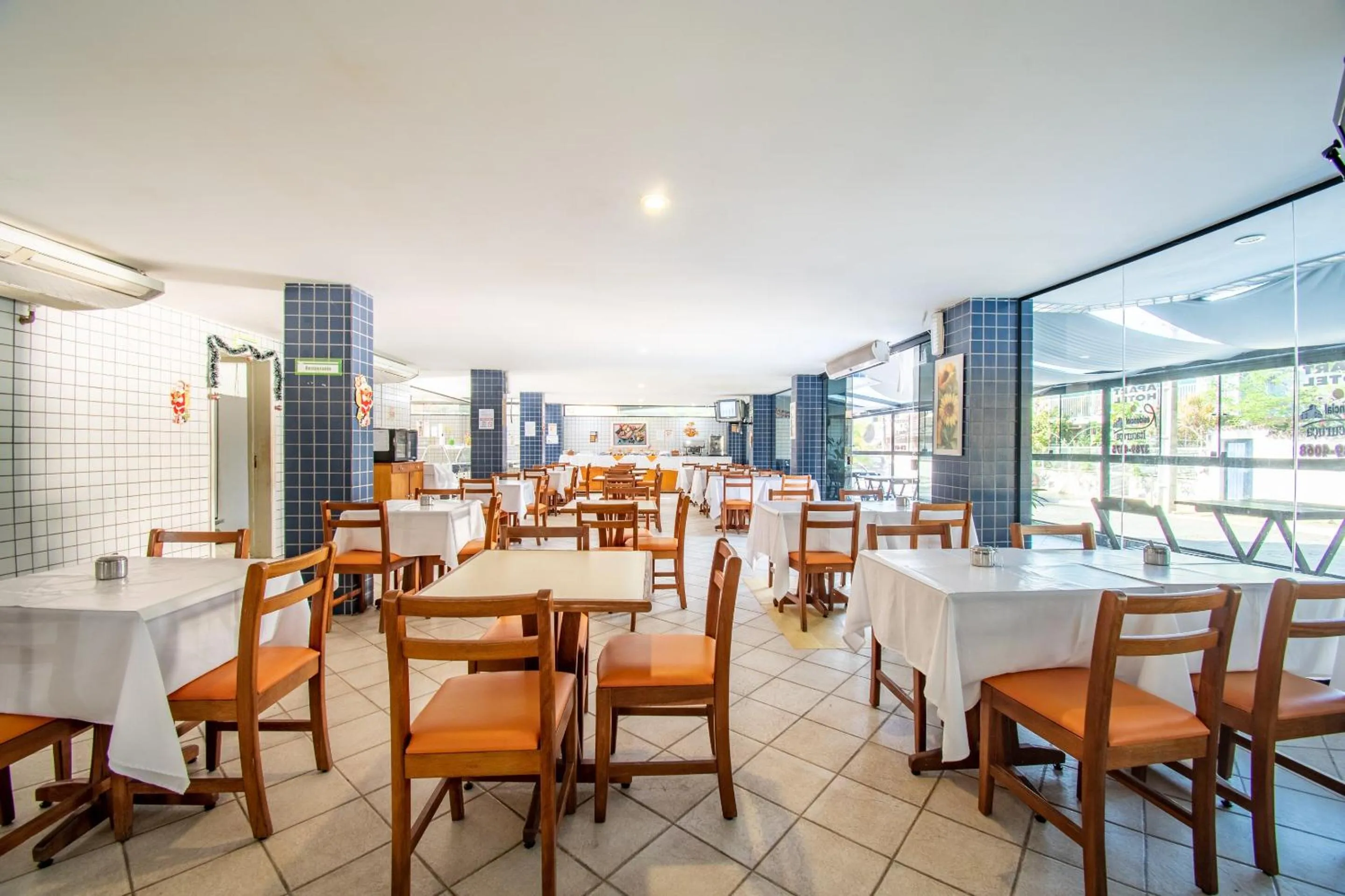 Dining area in OYO Residencial Itacuruçá Apart Hotel, Mangaratiba