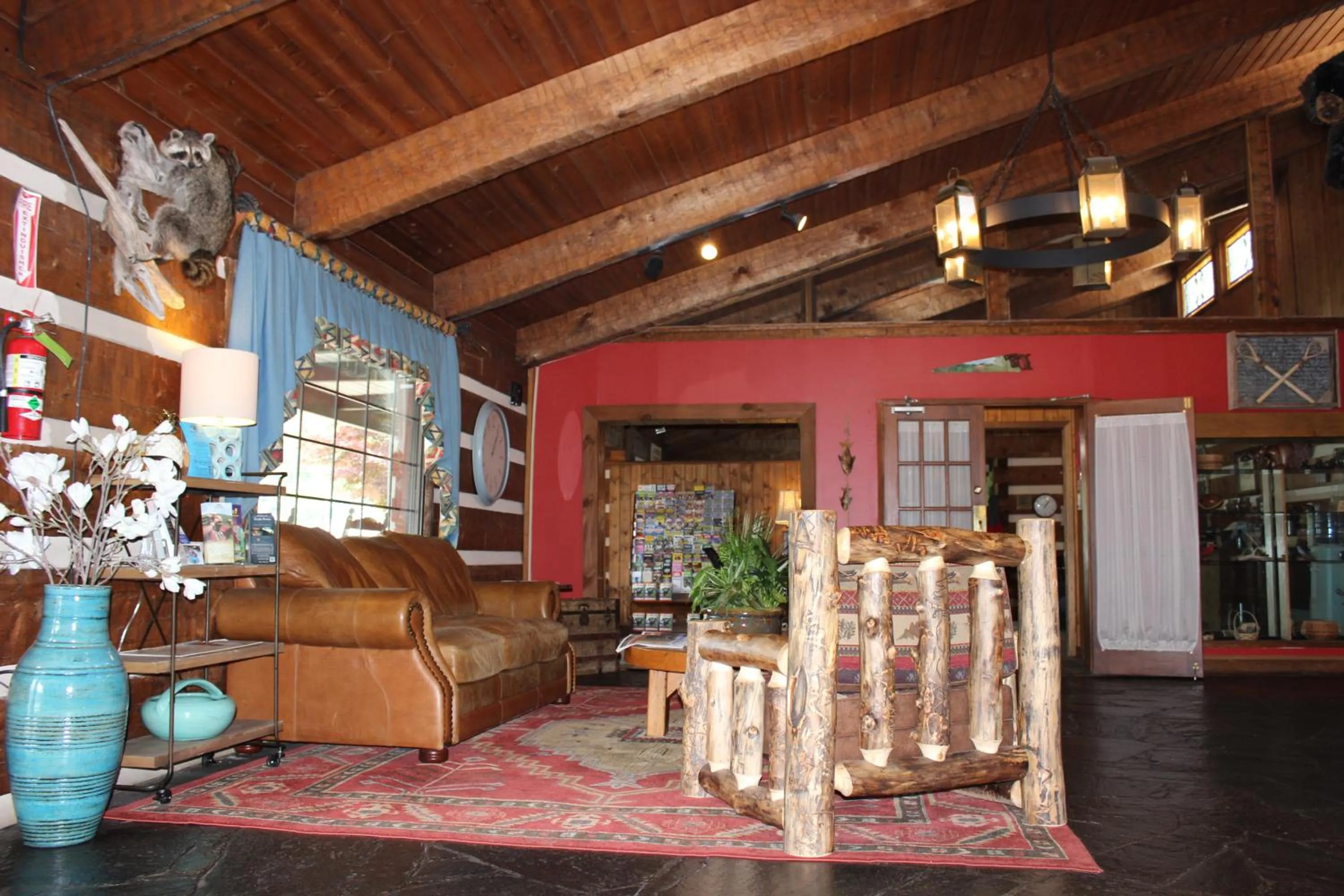 Lobby or reception in Great Smokies Inn - Cherokee