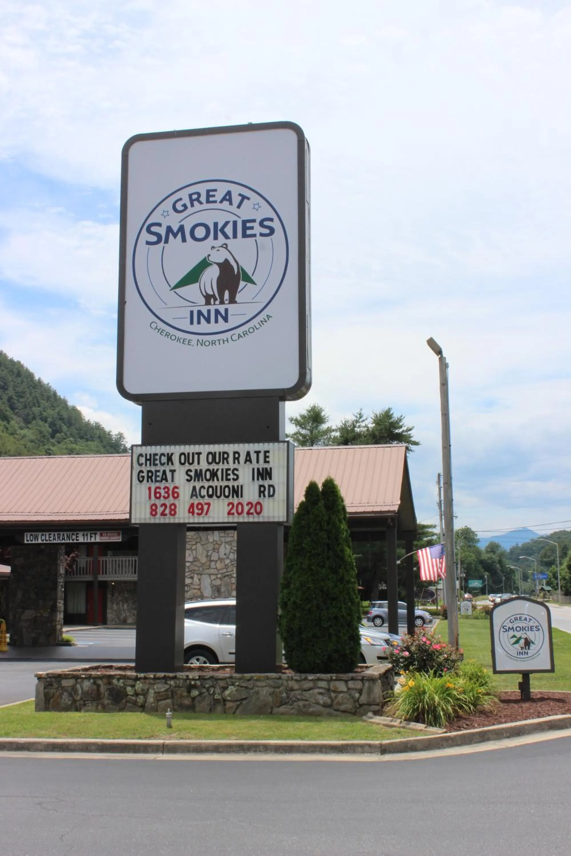 Property logo or sign in Great Smokies Inn - Cherokee