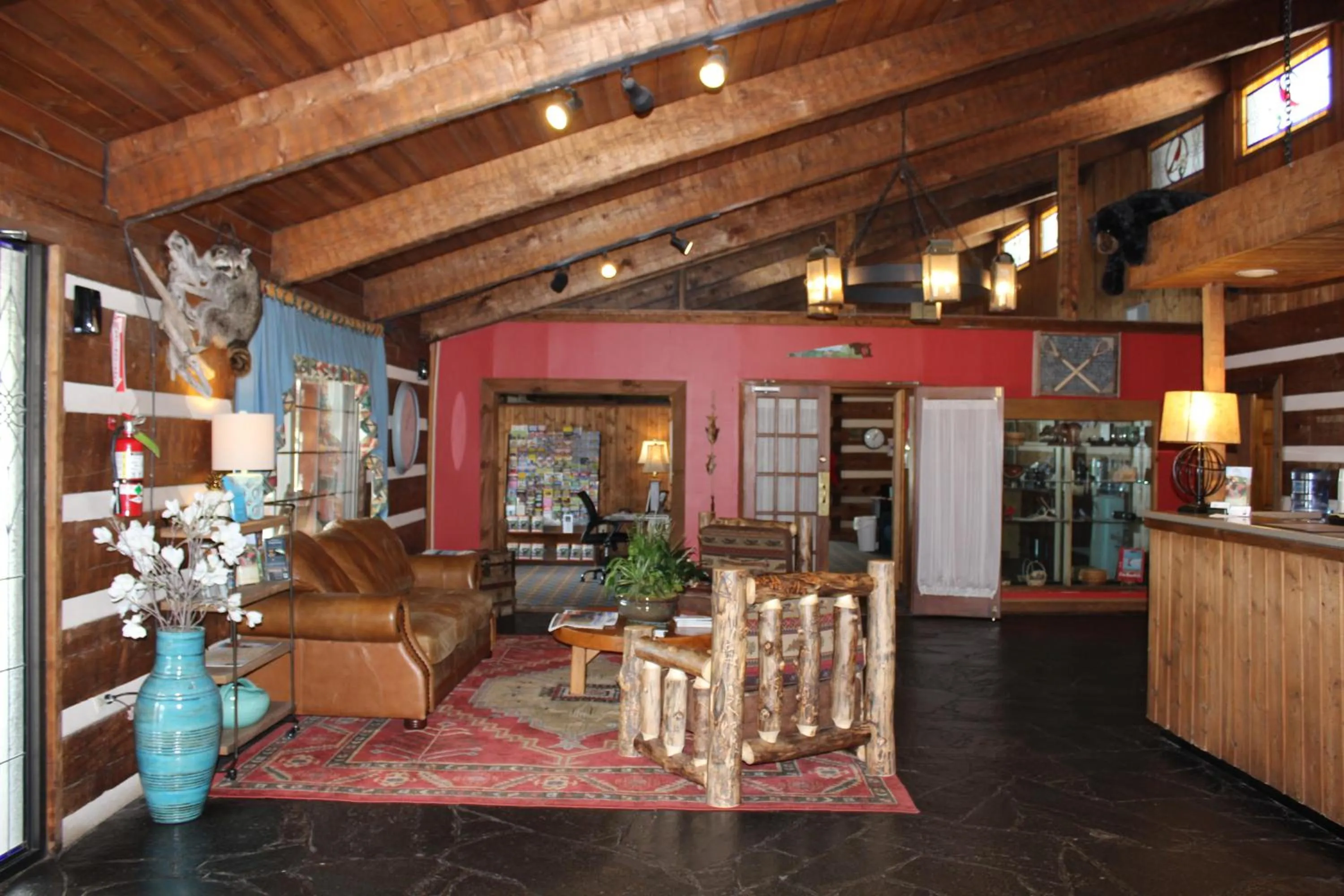 Lobby or reception in Great Smokies Inn - Cherokee