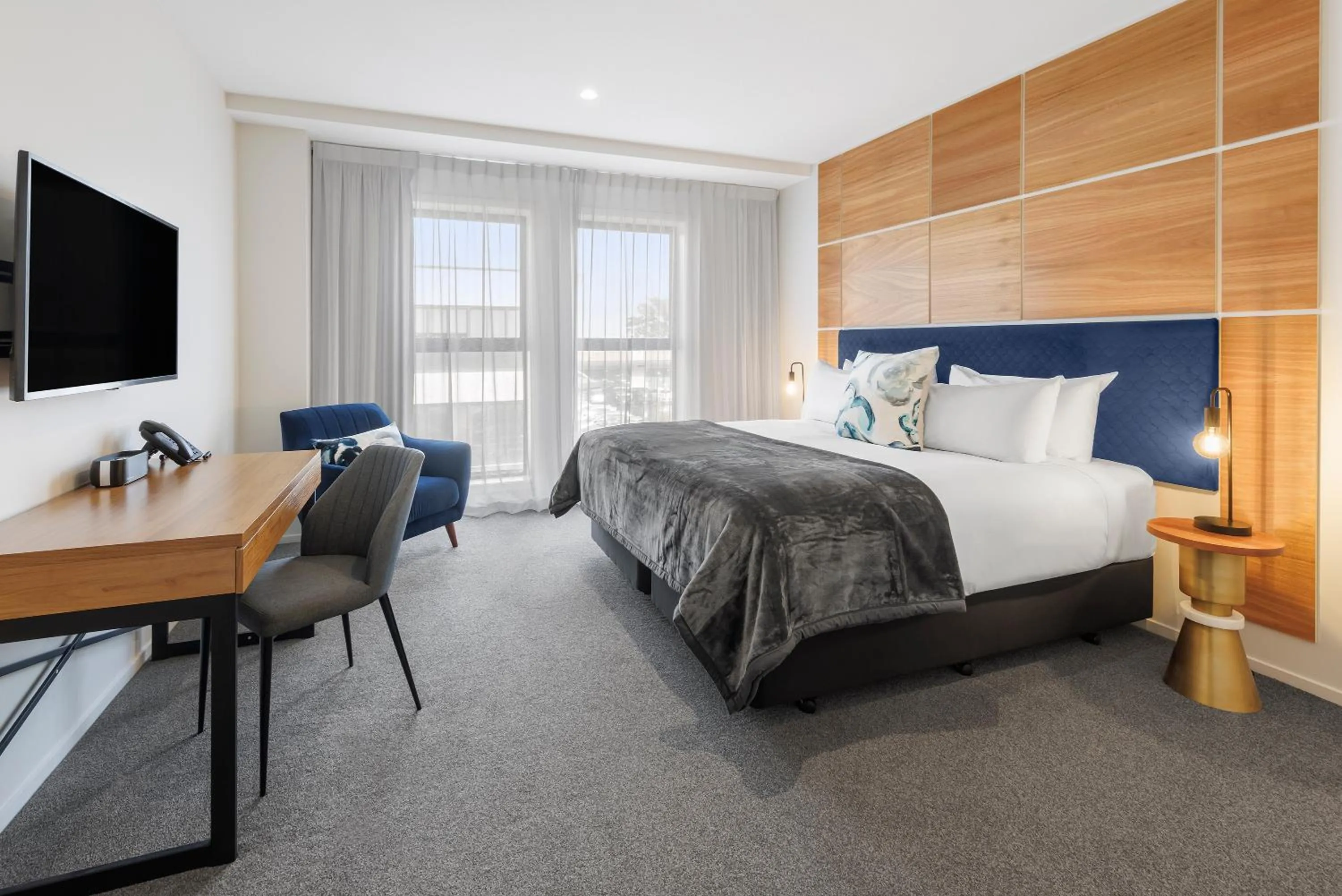 Bedroom, Bed in Hidden Lake Hotel & Apartments