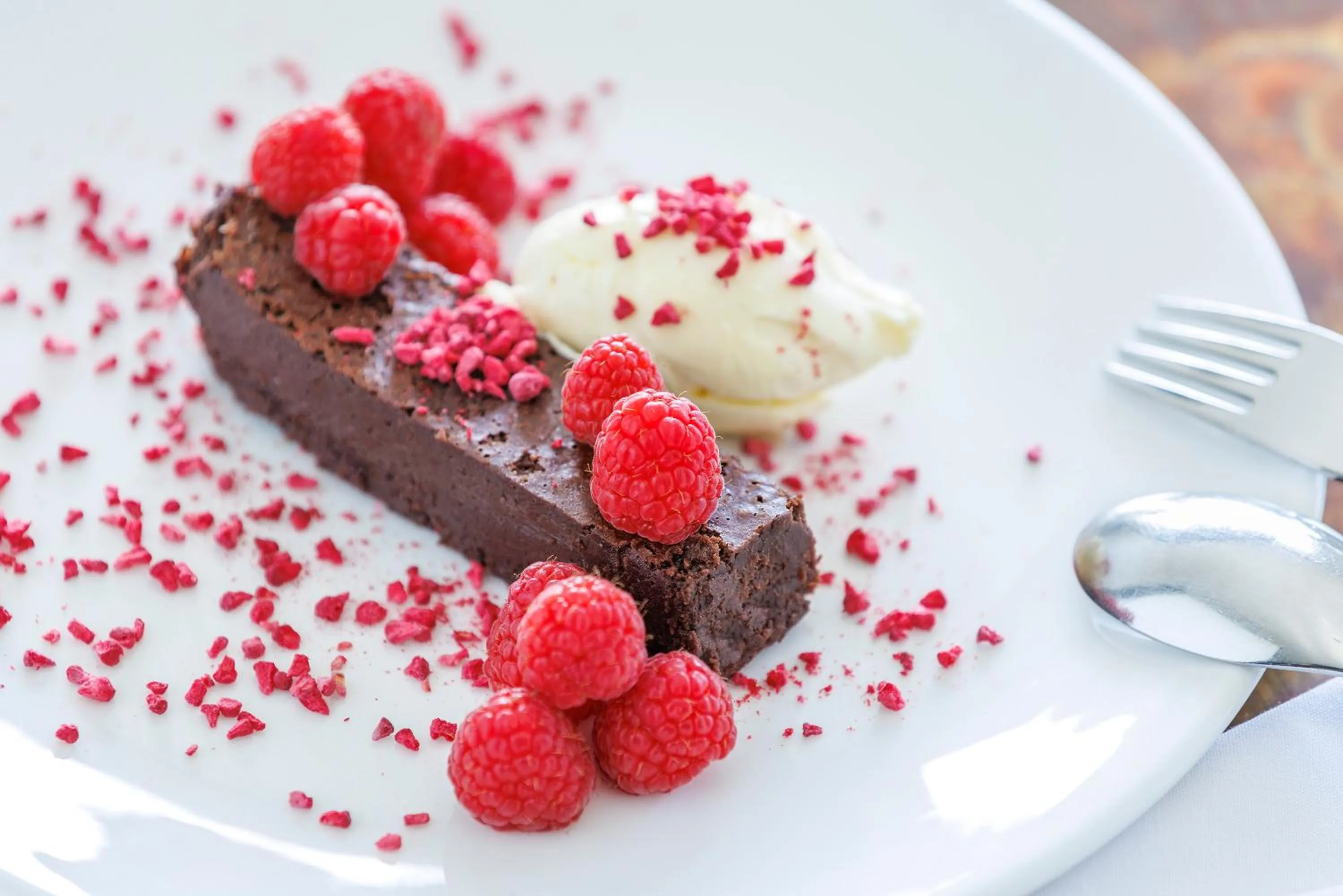 Restaurant/places to eat in Hidden Lake Hotel & Apartments