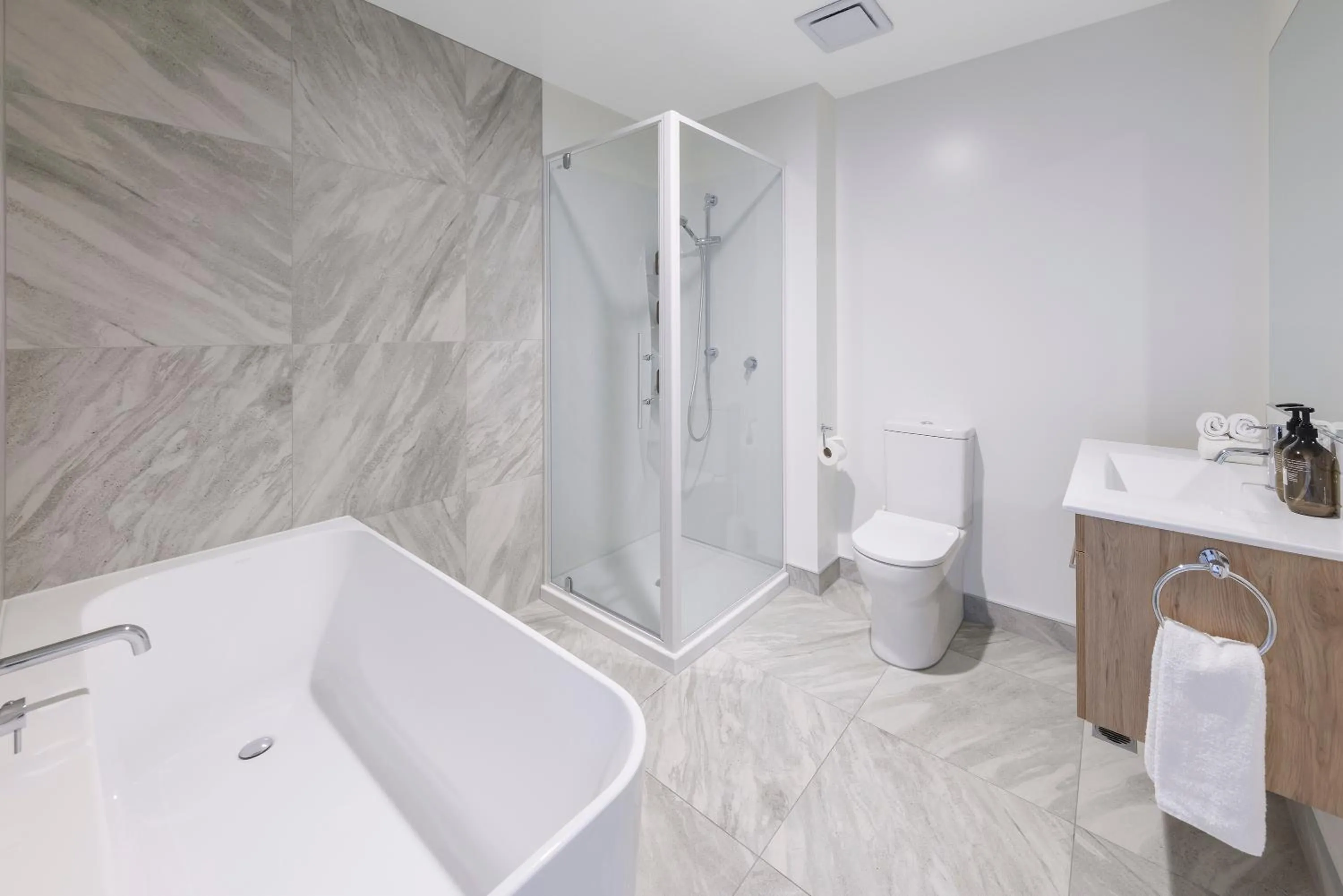 Bathroom in Hidden Lake Hotel & Apartments