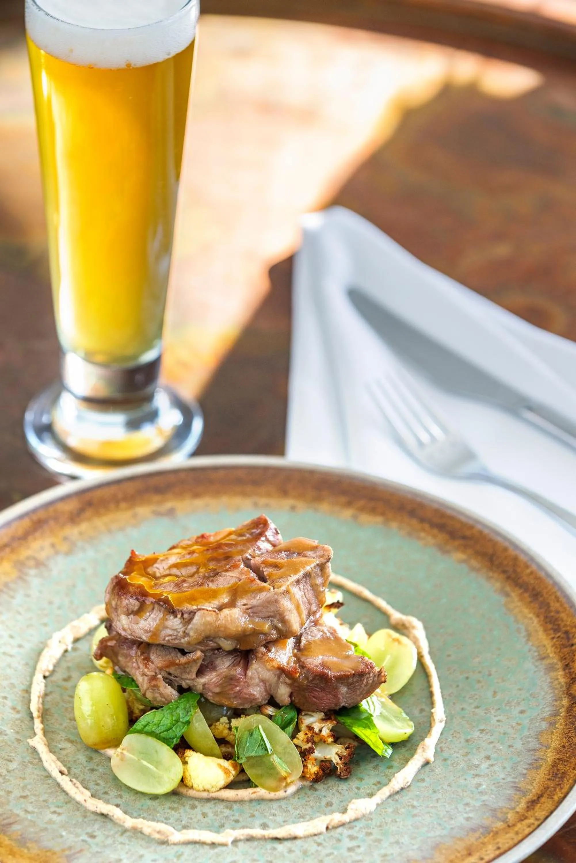 Restaurant/places to eat in Hidden Lake Hotel & Apartments