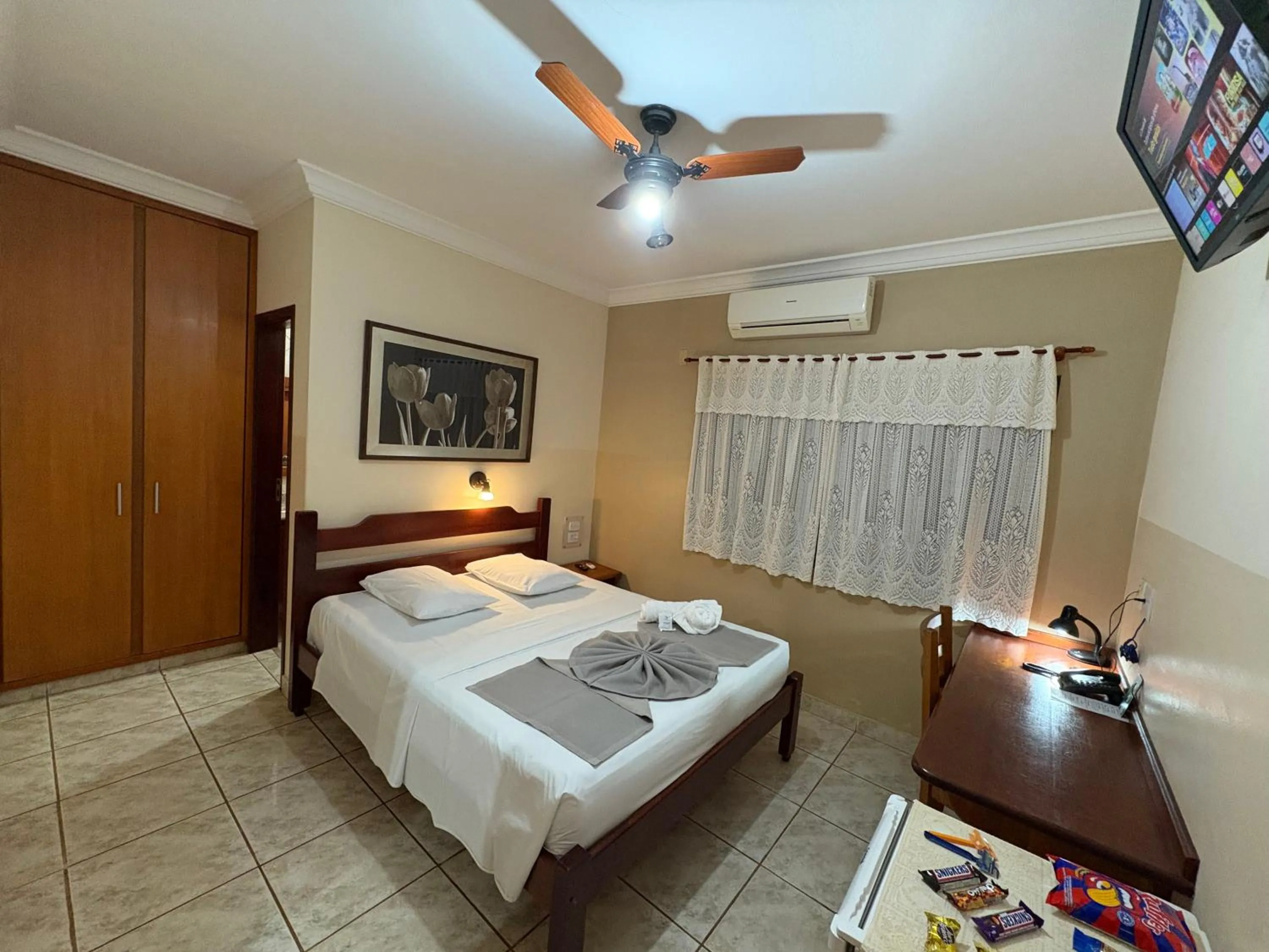 Photo of the whole room, Bed in Hotel São Marcos Orlândia SP