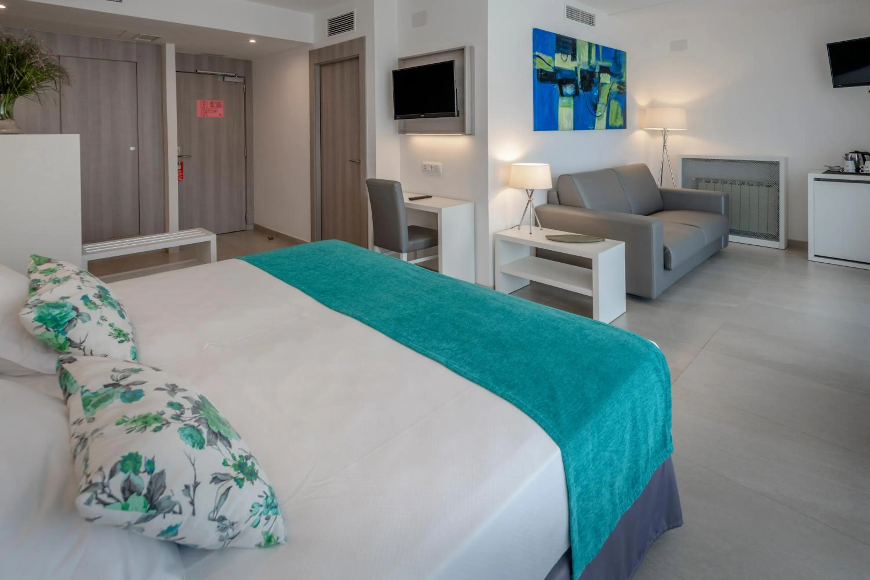 Photo of the whole room, Bed in Hotel Olympus Palace