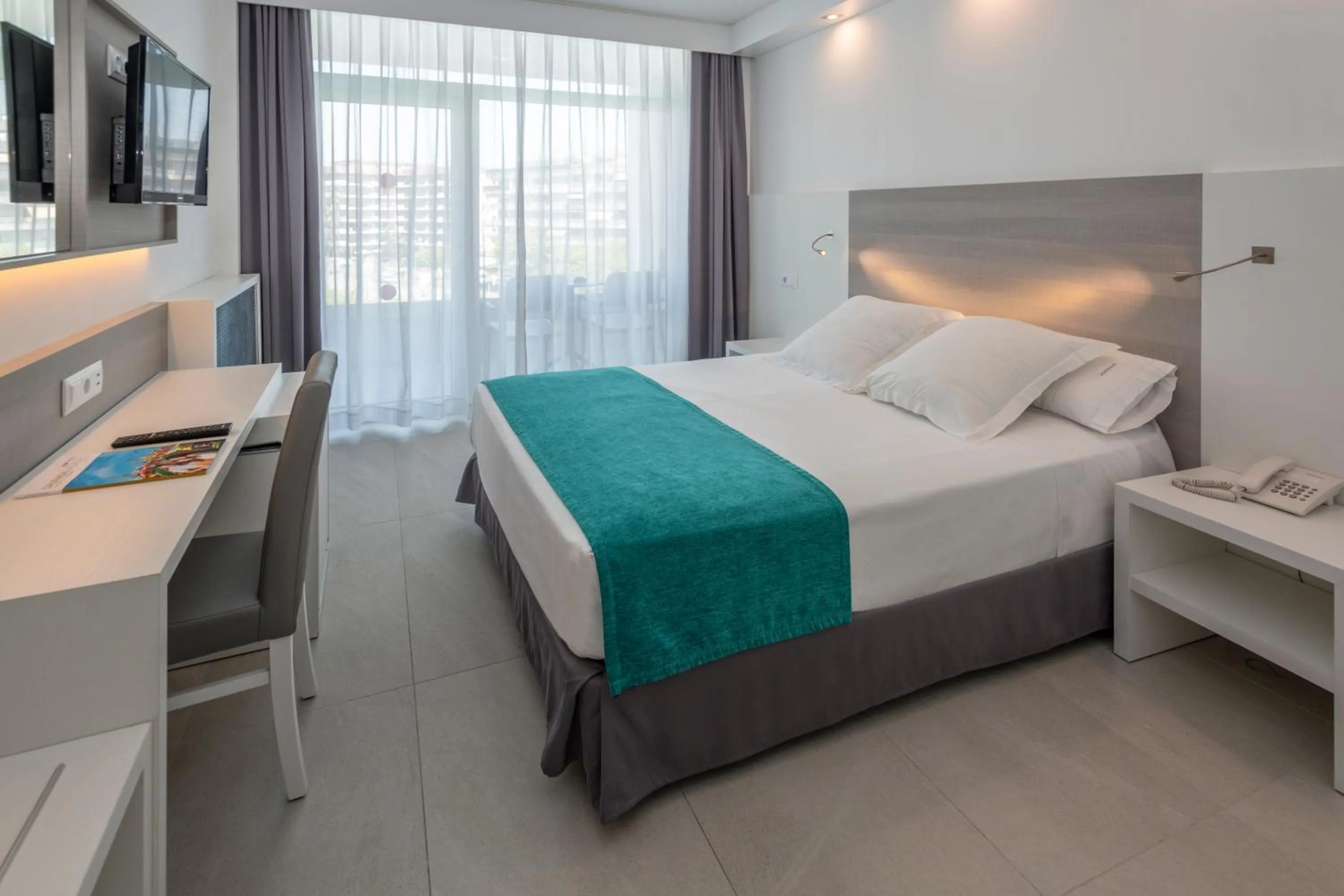 Photo of the whole room, Bed in Hotel Olympus Palace