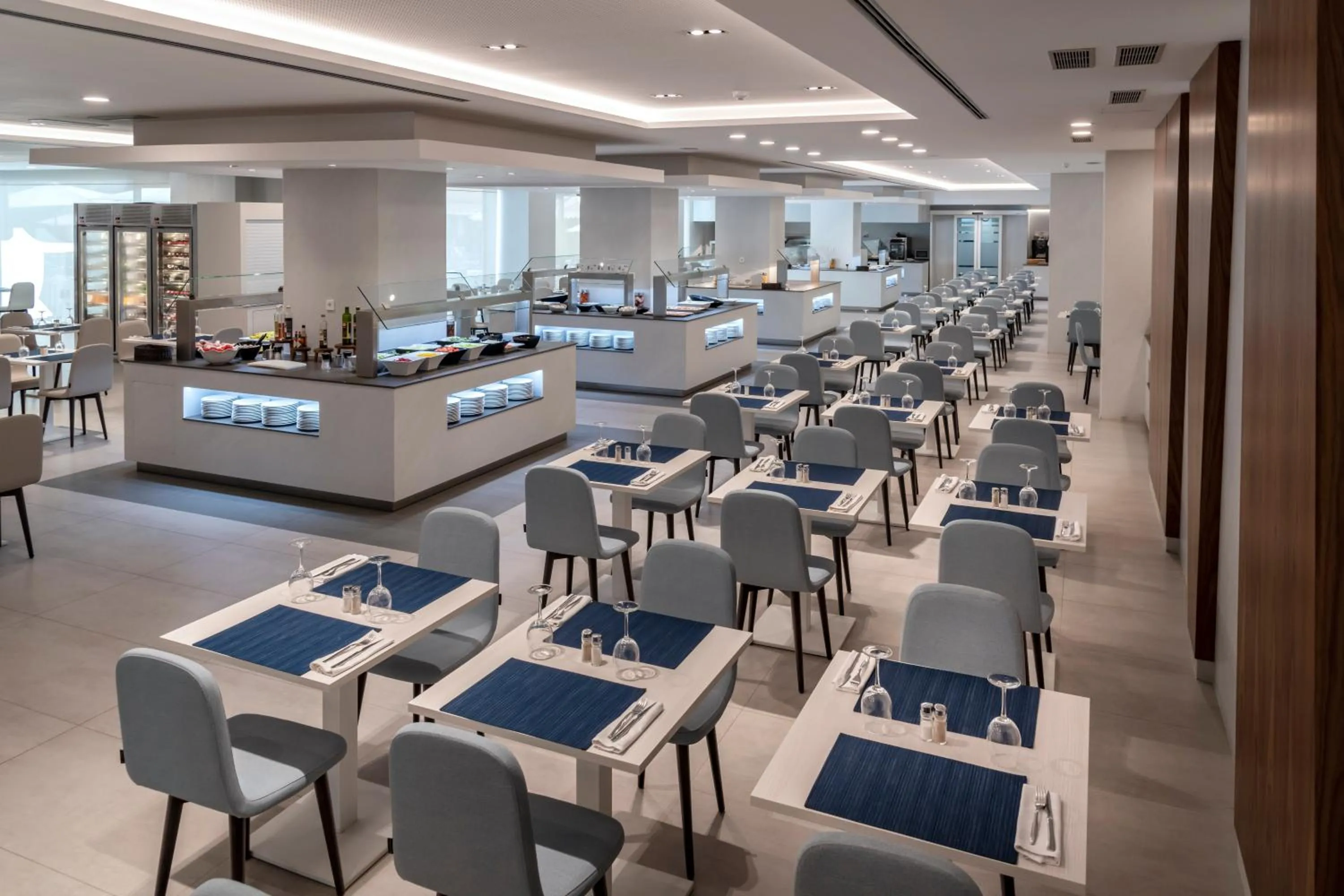 Restaurant/places to eat in Hotel Olympus Palace