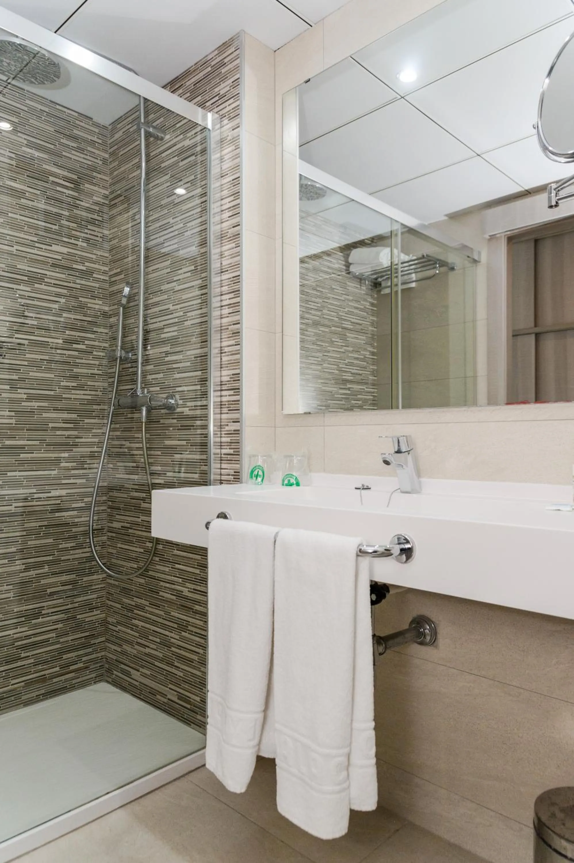 Bathroom in Hotel Olympus Palace