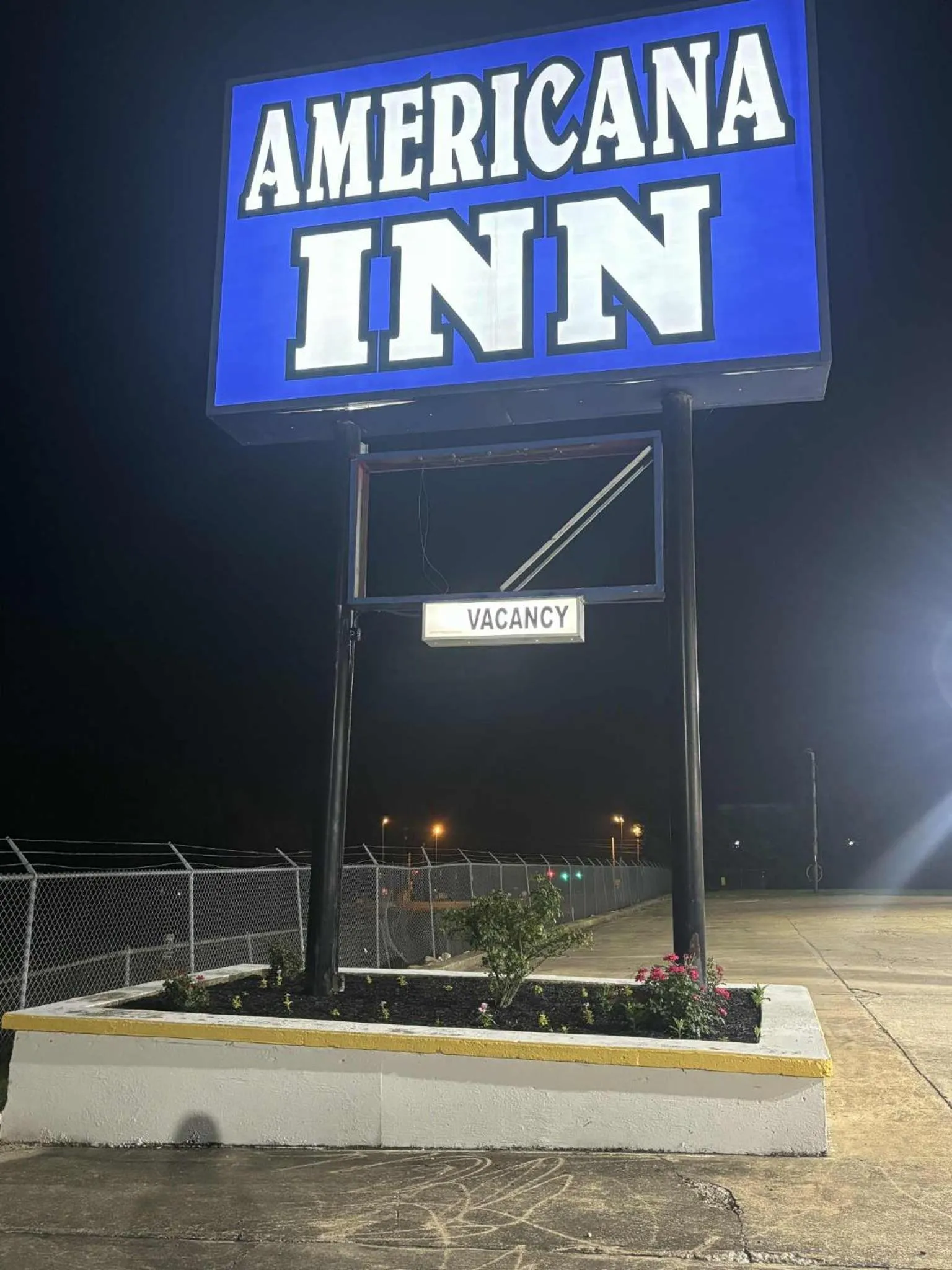 Logo/Certificate/Sign in Americana Inn - Henderson