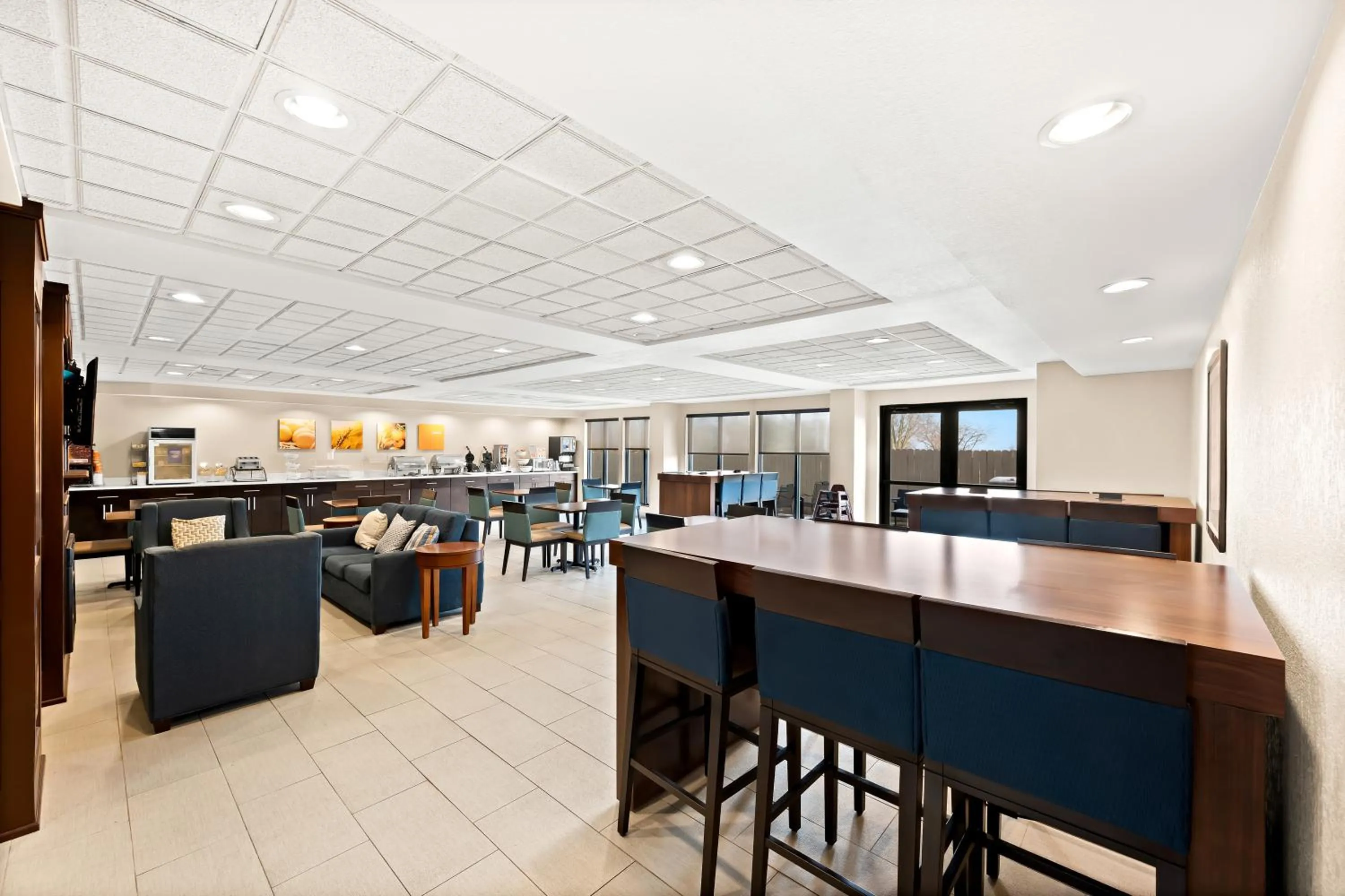 Breakfast in Comfort Inn & Suites Decatur-Forsyth