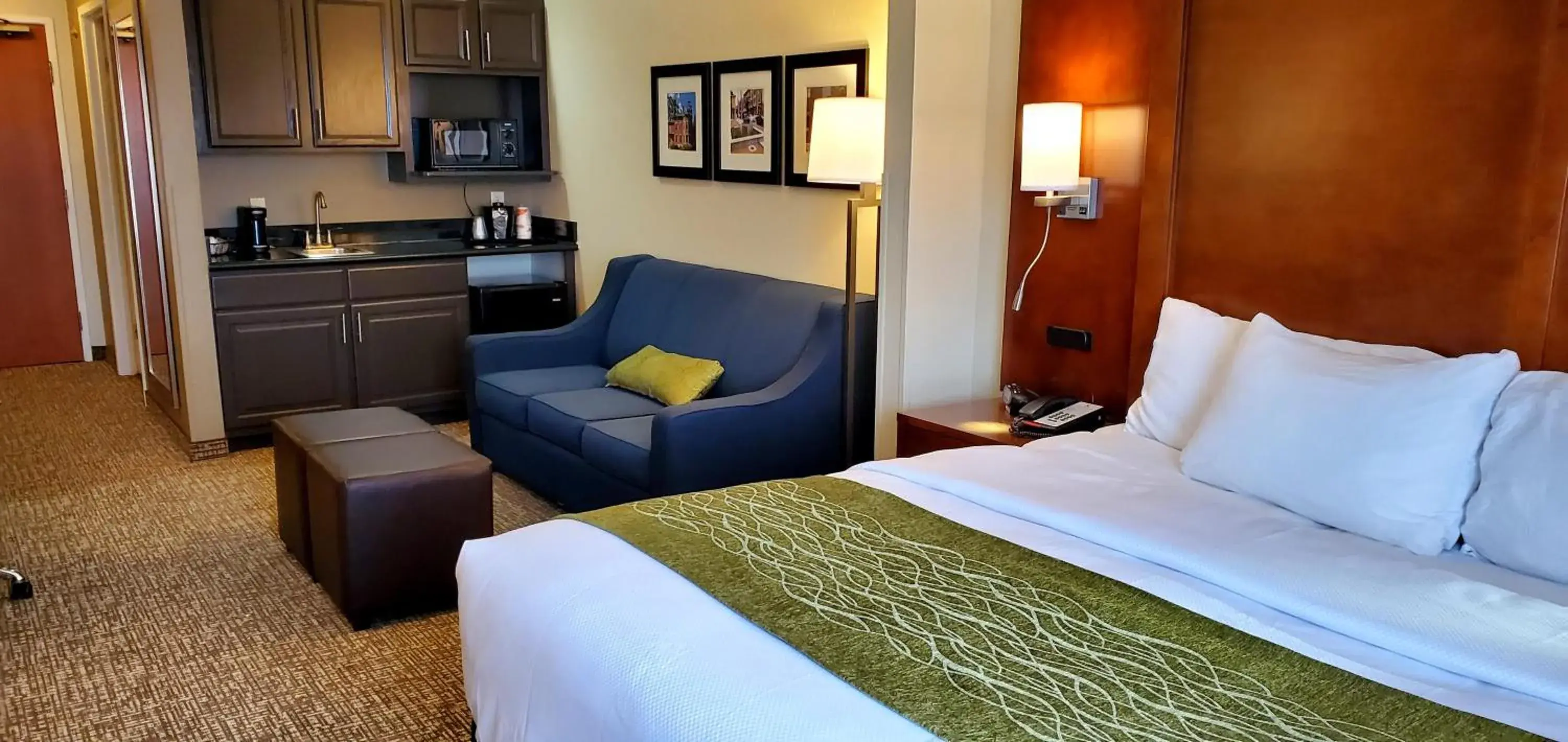 King Suite with Wet Bar - Non Smoking in Comfort Inn & Suites Decatur-Forsyth King Suite with Wet Bar - Non Smoking in Comfort Inn & Suites Decatur-Forsyth
