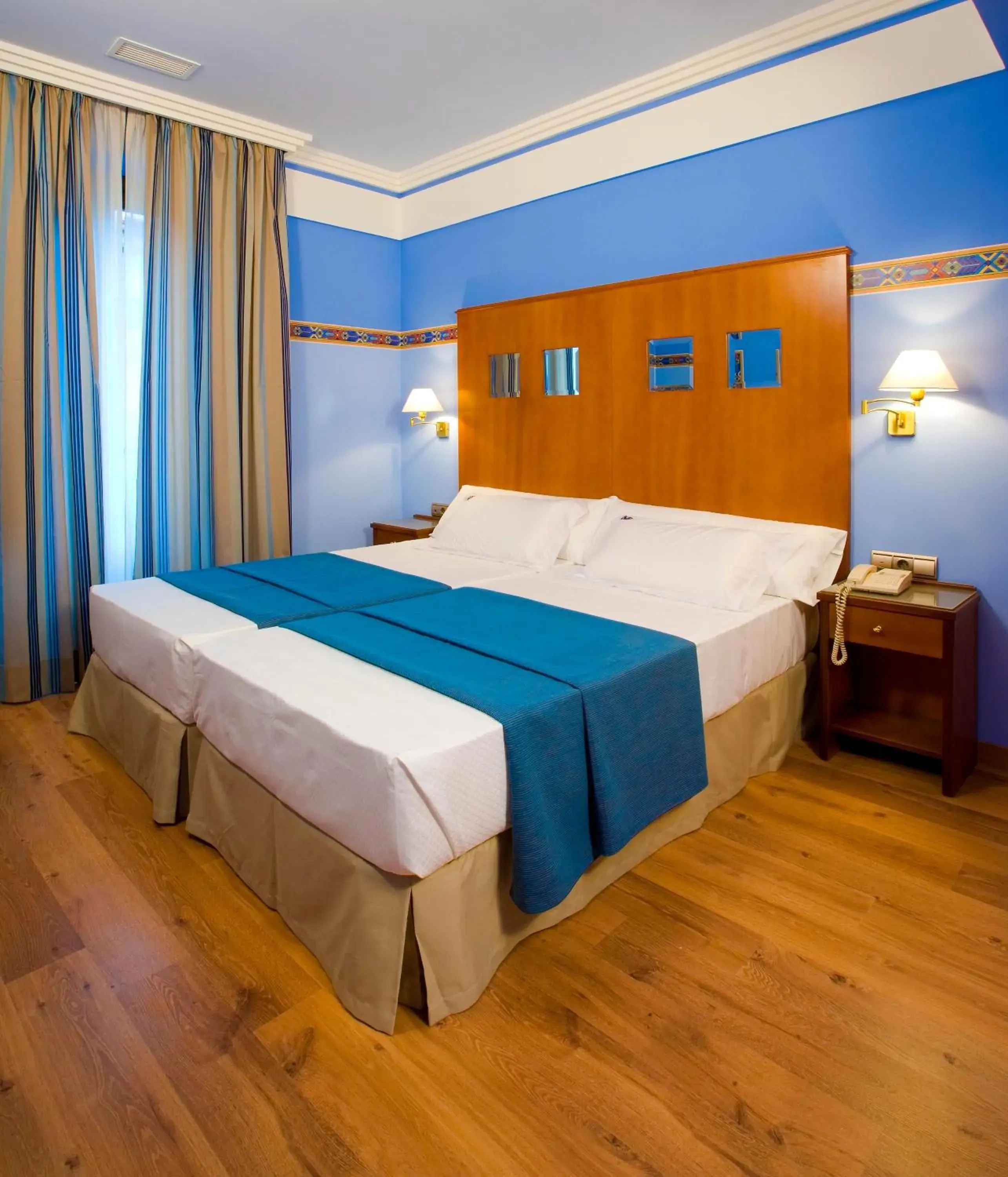 Suite Premiere in Suites Gran Vía 44 Suite Premiere in Suites Gran Vía 44