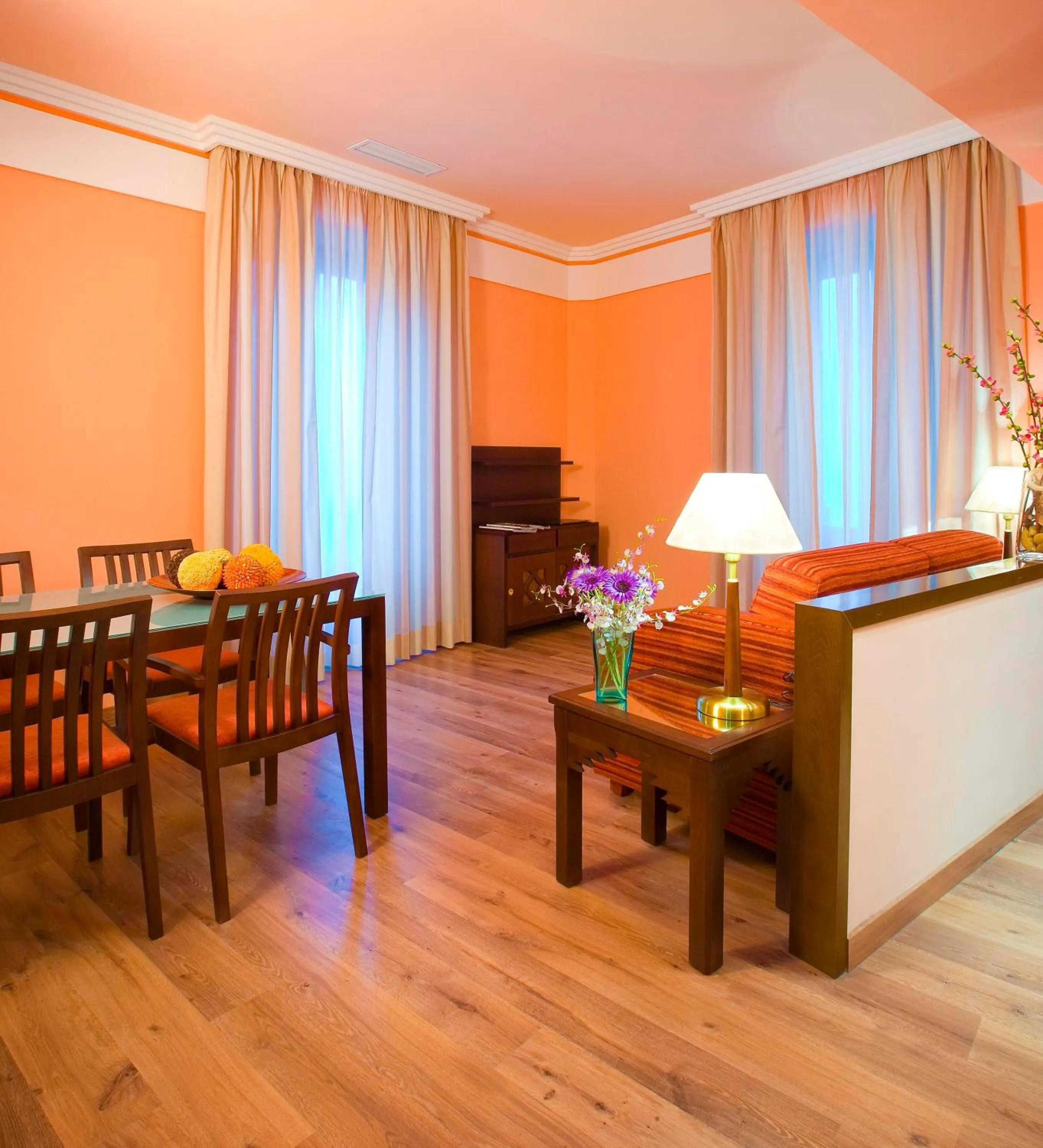 Living room in Suites Gran Vía 44