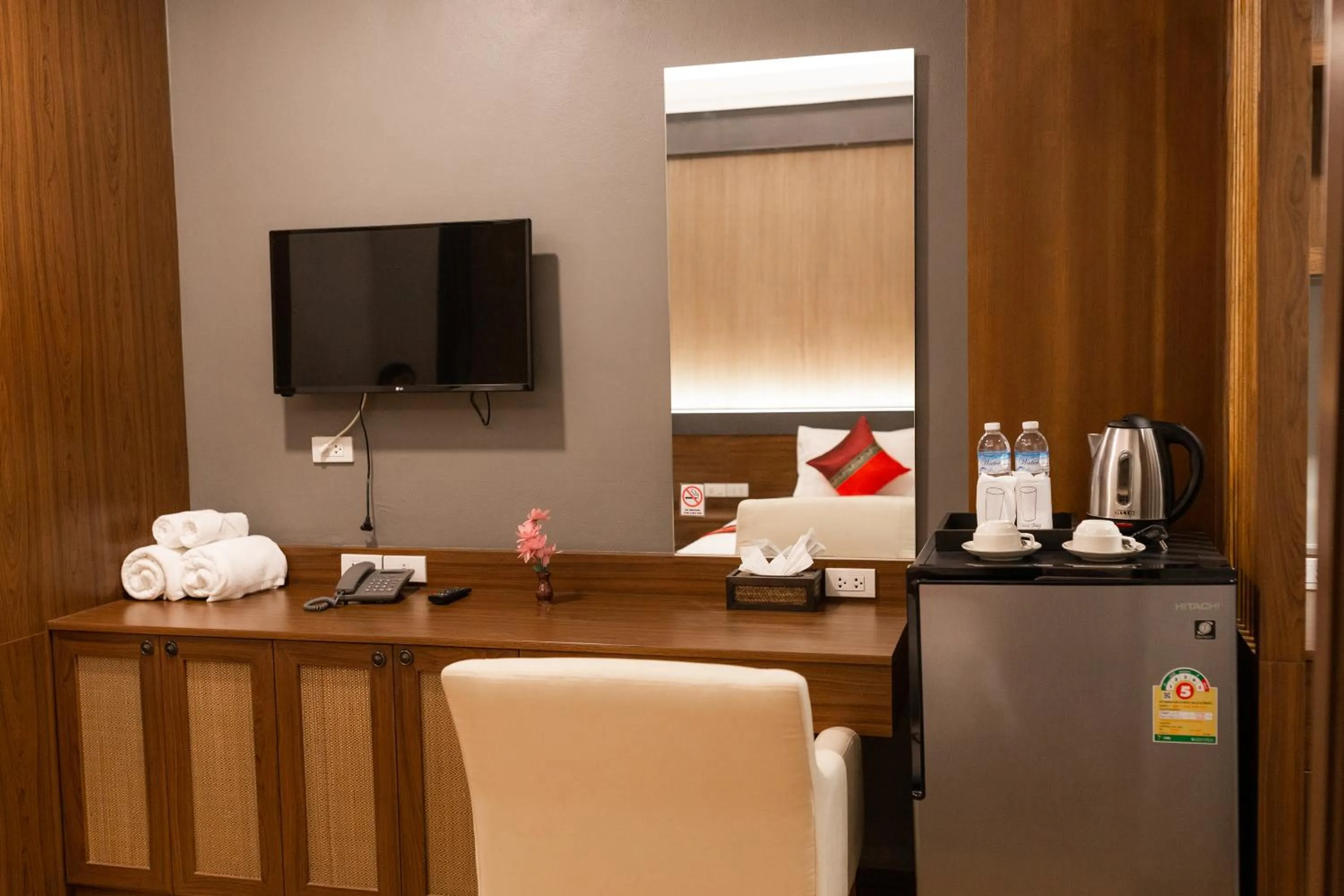 TV and multimedia in Lima Lanna Hotel