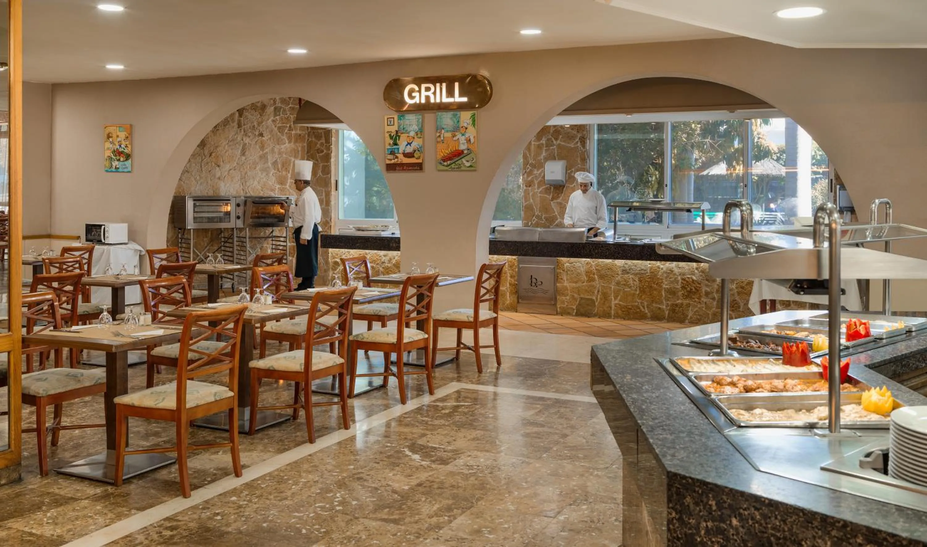 Buffet breakfast in Relaxia Beverly Park