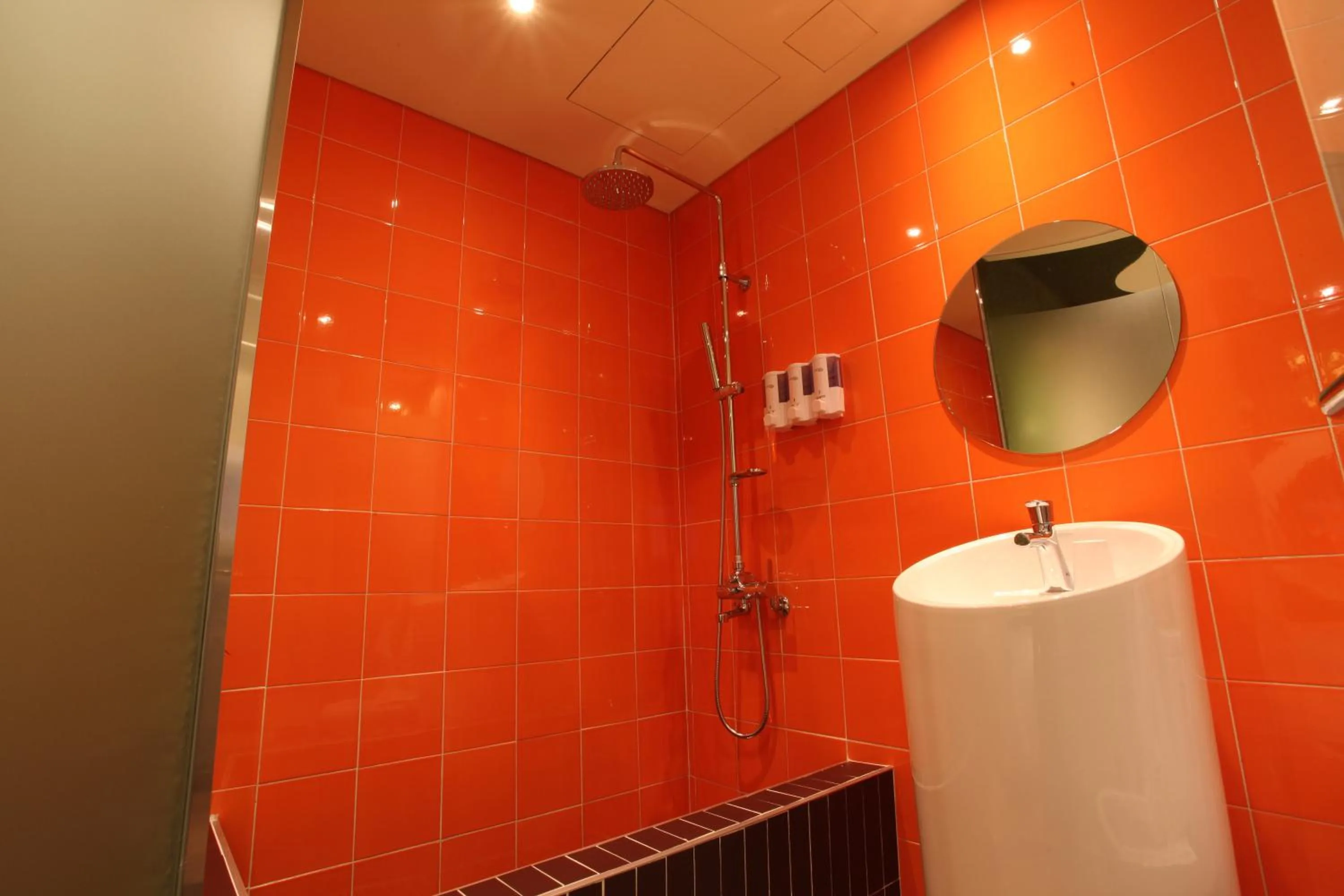 Shower in Hotel POP3 Jongno