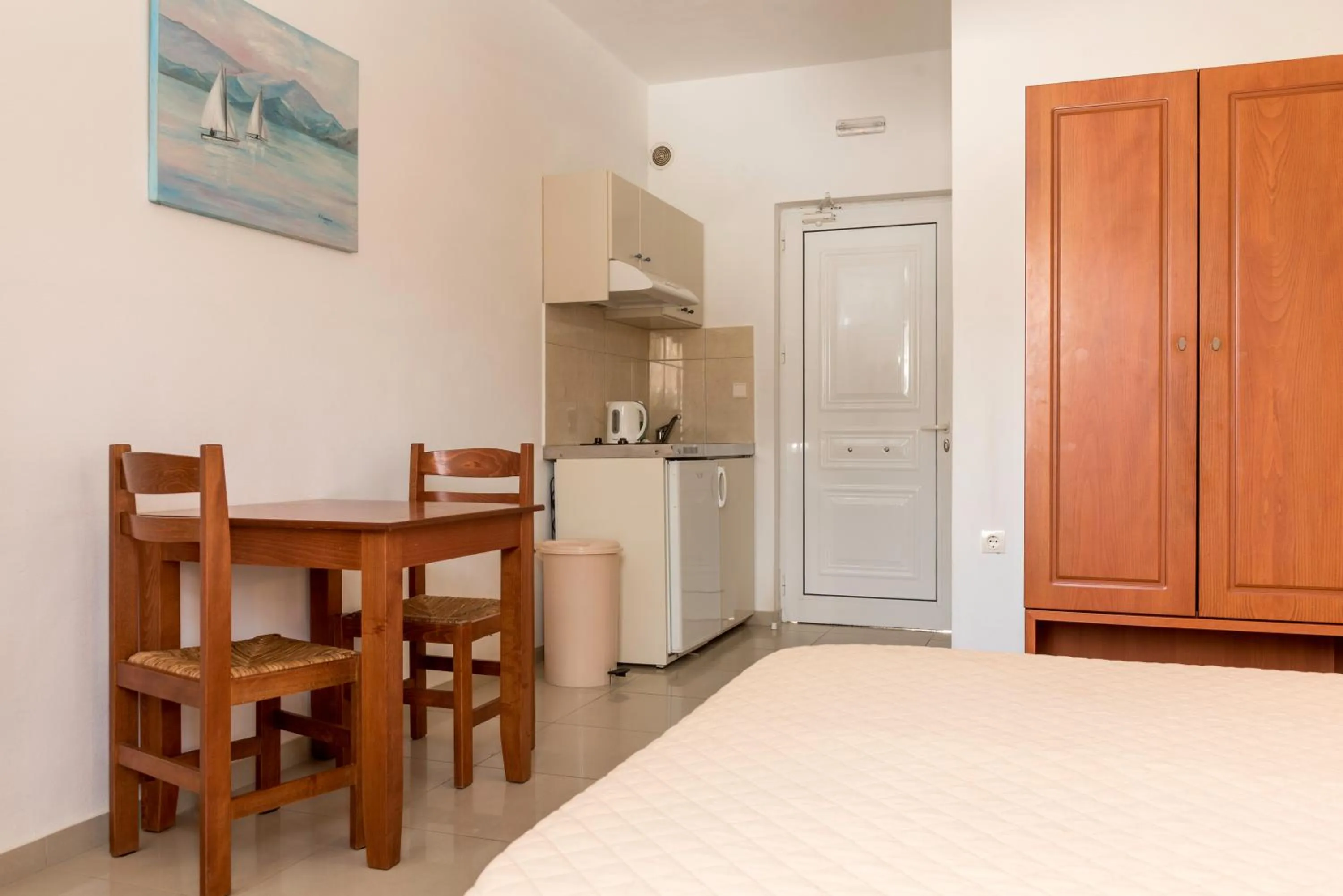 Kitchen or kitchenette in Sifis Studios