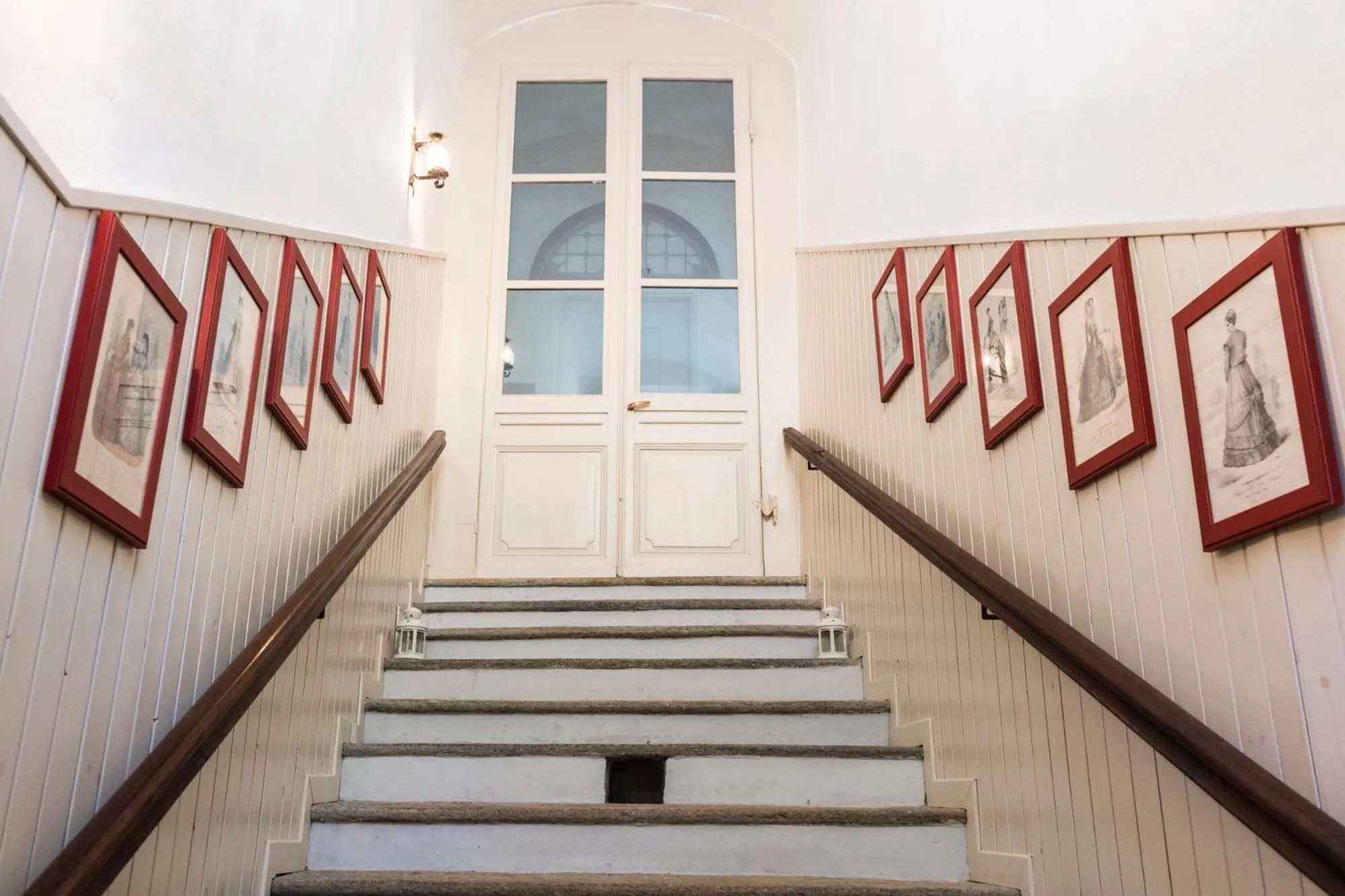 Facade/entrance in Ca'diFra