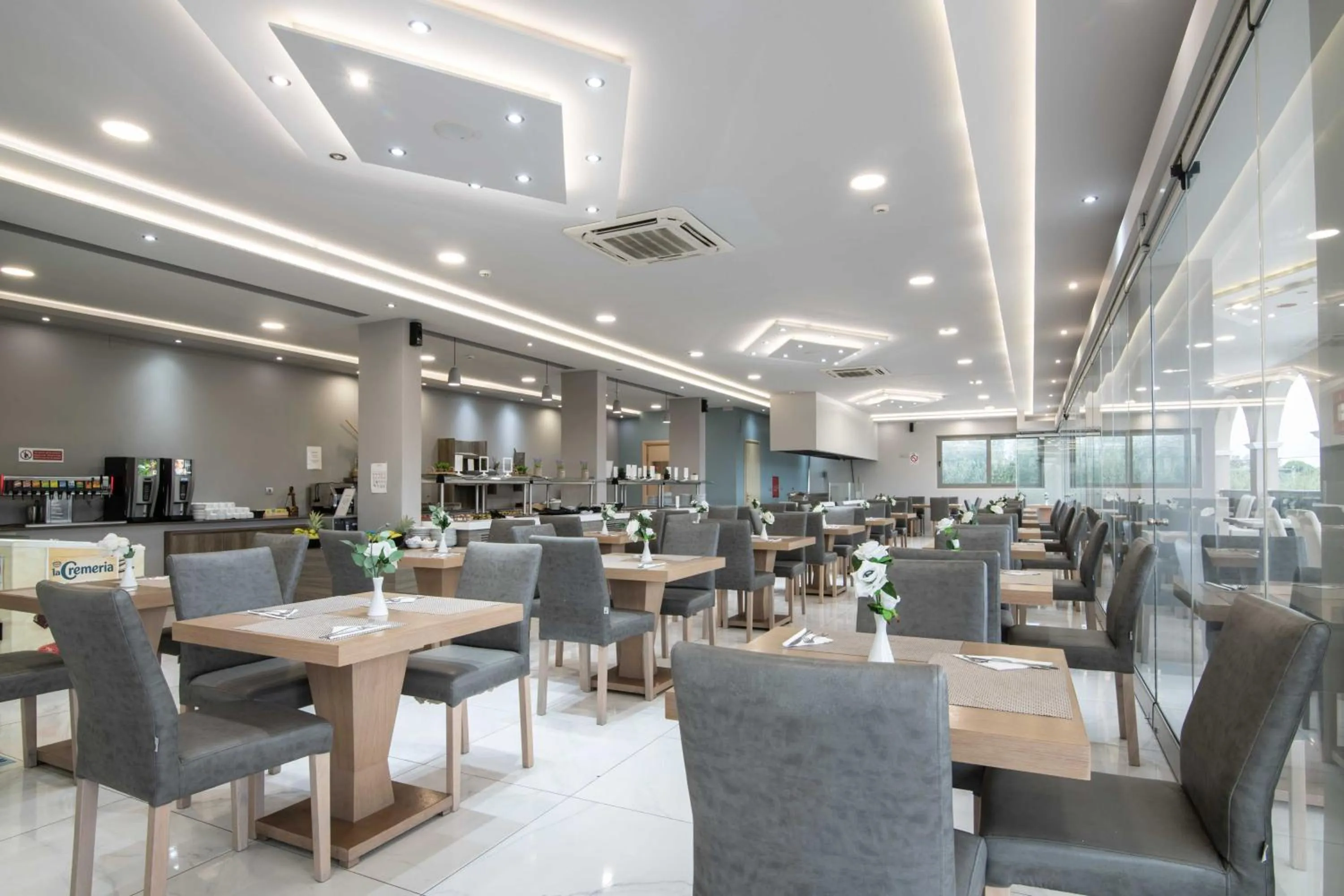 Restaurant/places to eat in Karras Grande Resort