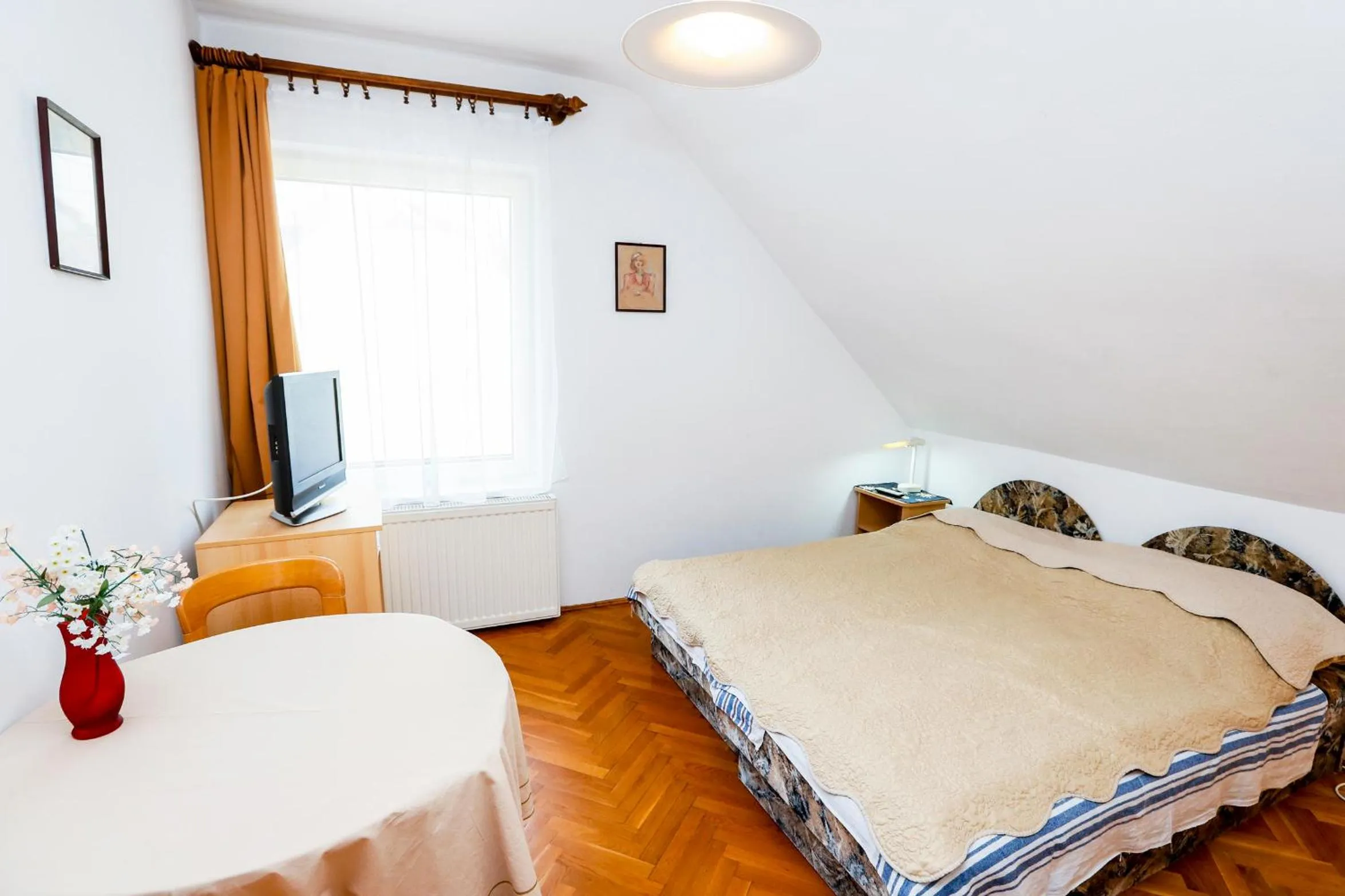 Bed in Burg Vendégház