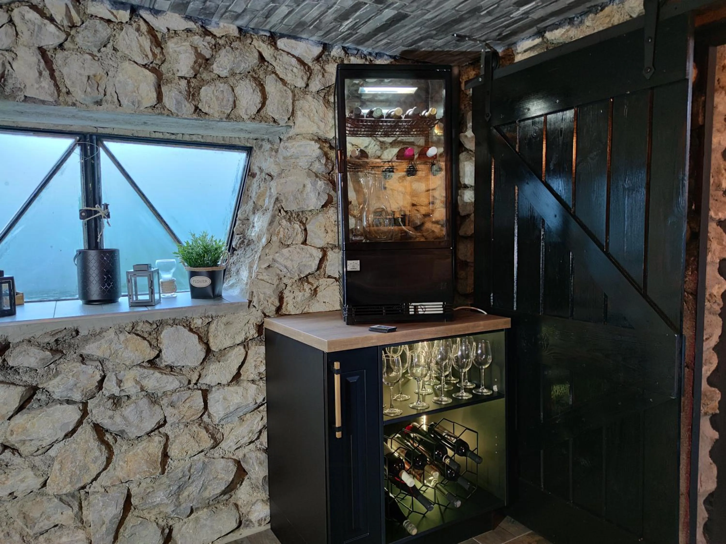 AQUA SOLAR APARTMANHÁZ