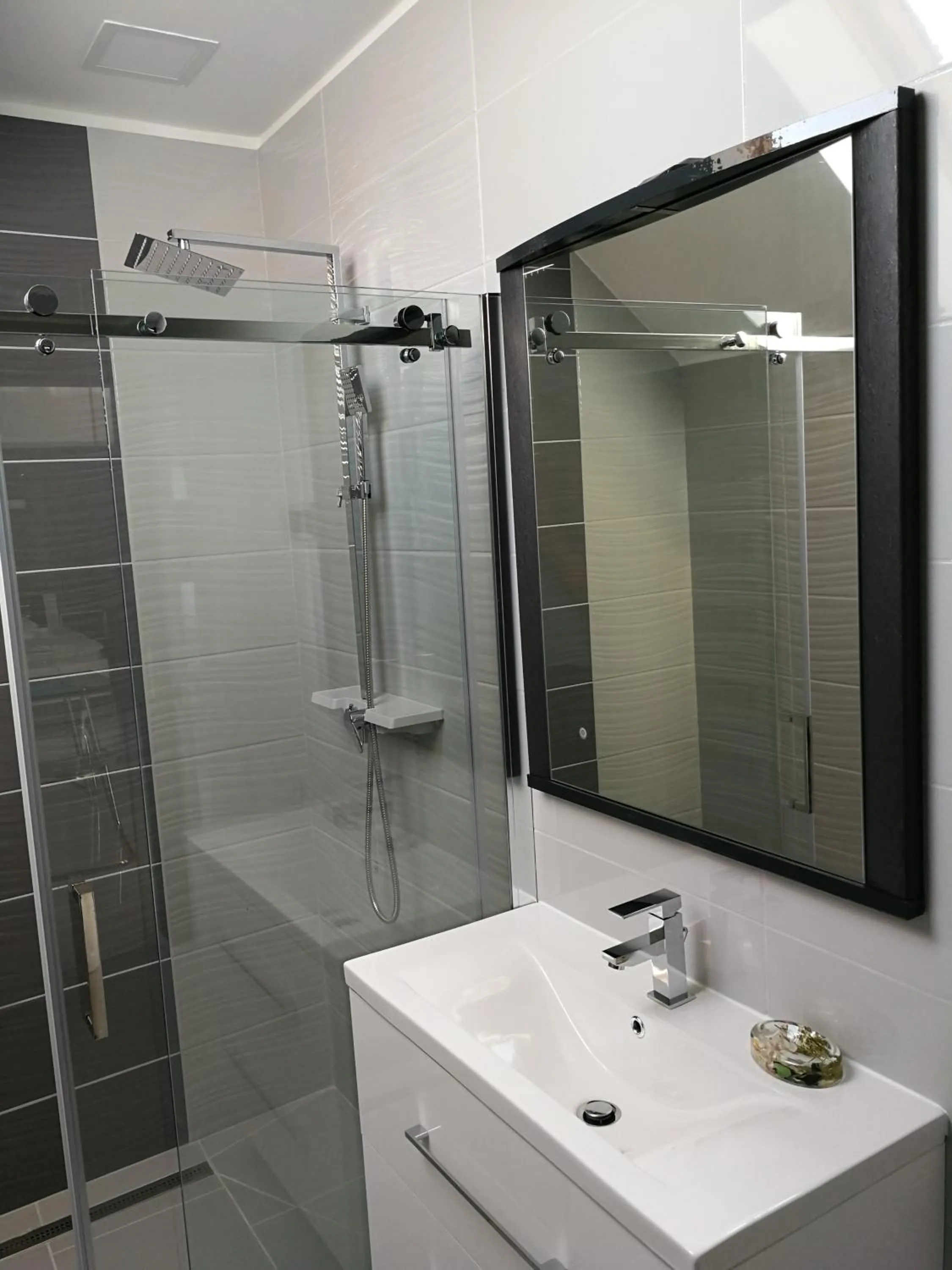 AQUA SOLAR APARTMANHÁZ