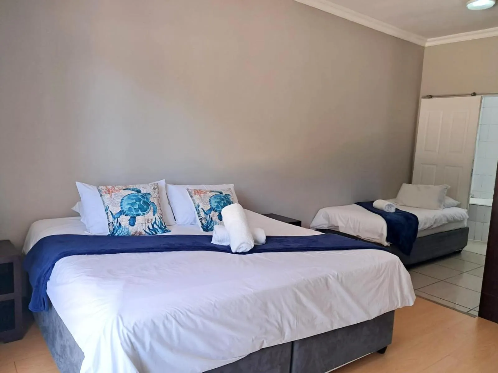 Photo of the whole room, Bed in SeaXplore Lodge & Dive Center