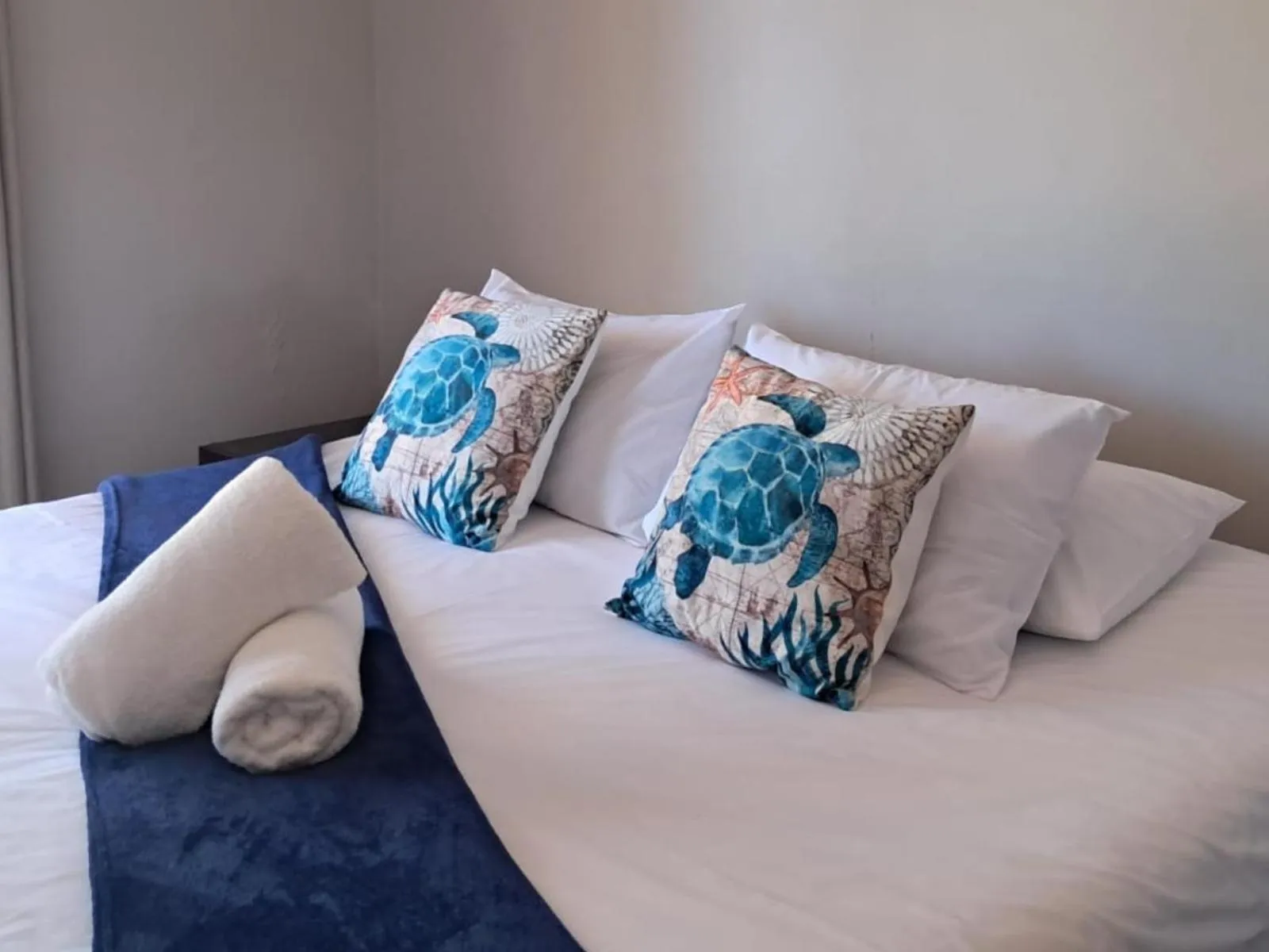 Decorative detail, Bed in SeaXplore Lodge & Dive Center