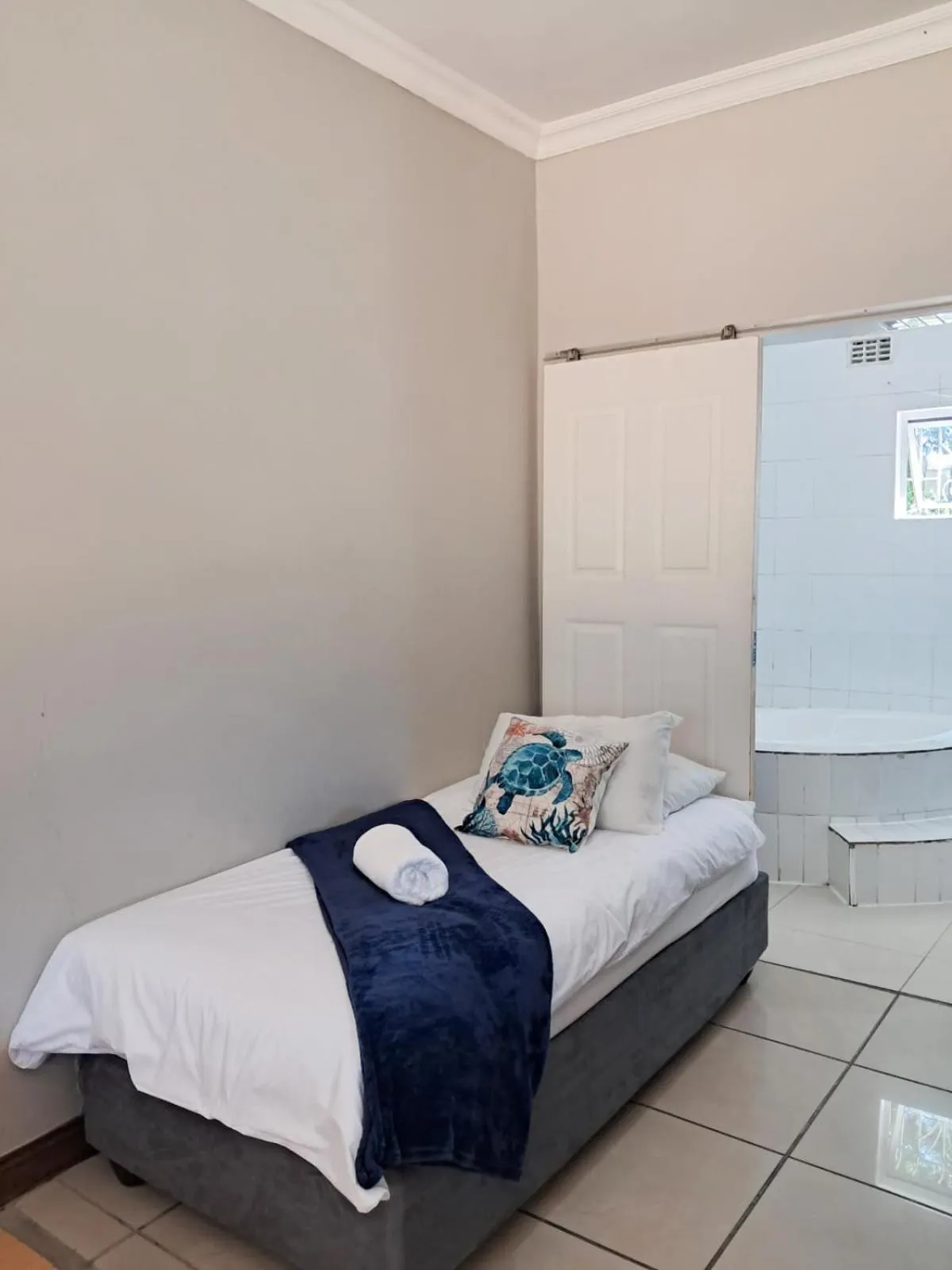 Bed in SeaXplore Lodge & Dive Center