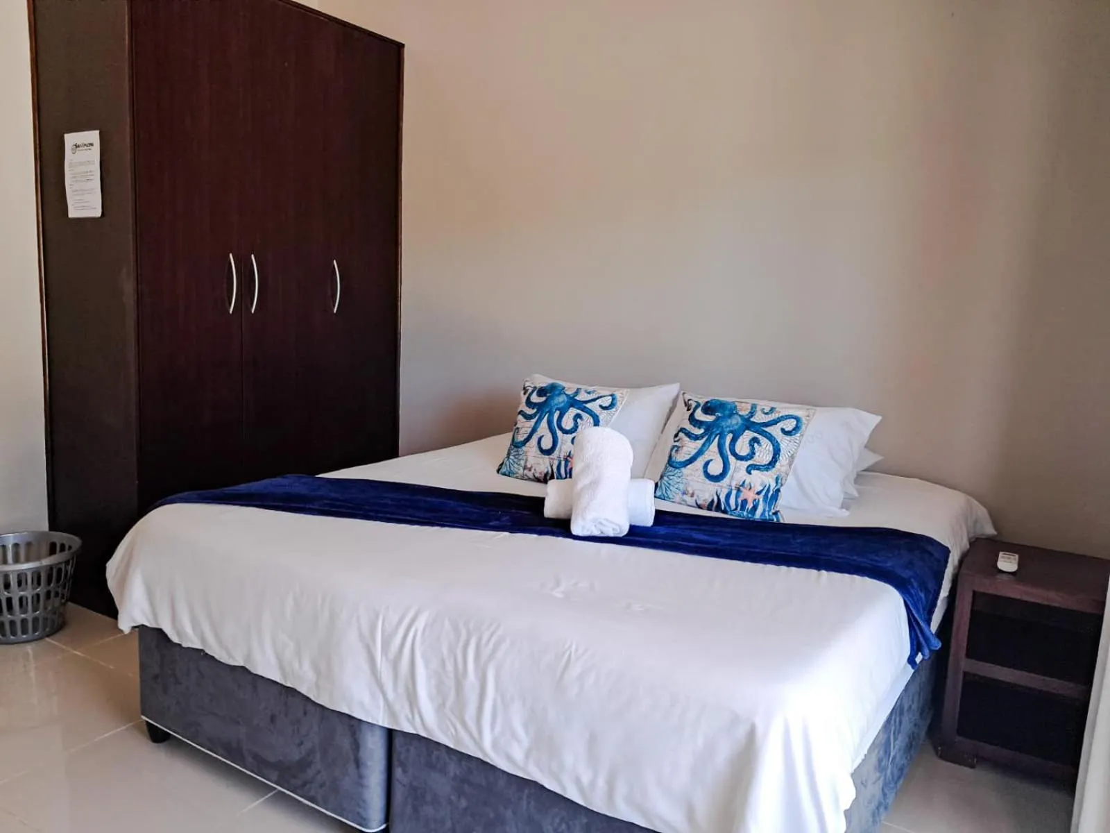 Bed in SeaXplore Lodge & Dive Center