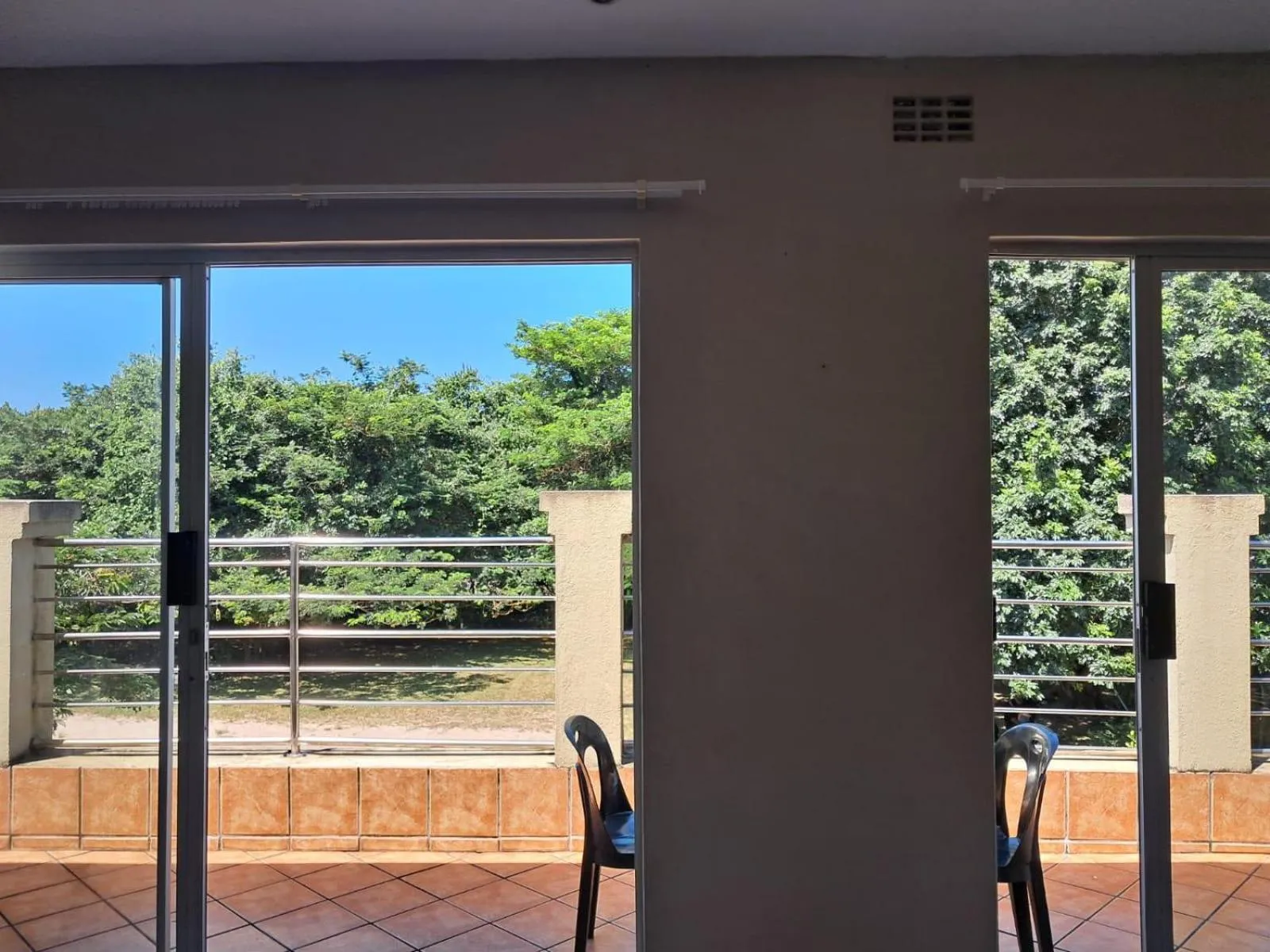 Patio in SeaXplore Lodge & Dive Center