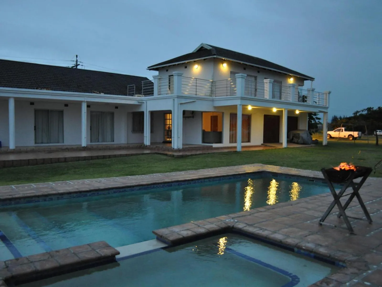 Property building in SeaXplore Lodge & Dive Center
