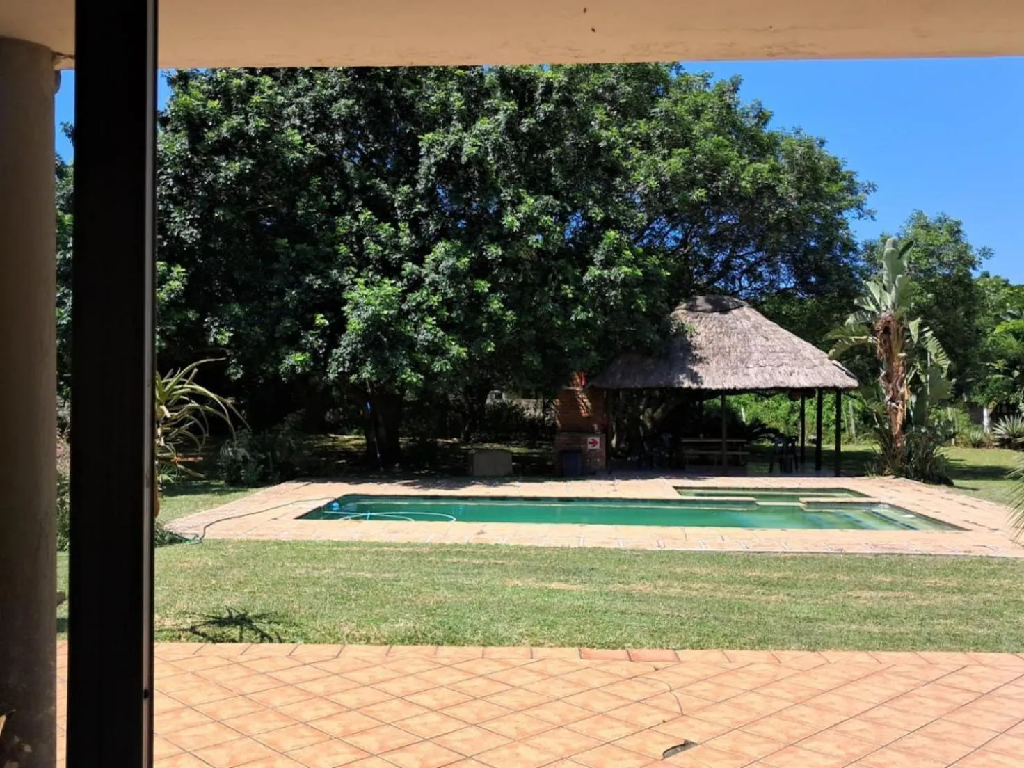 Swimming pool in SeaXplore Lodge & Dive Center