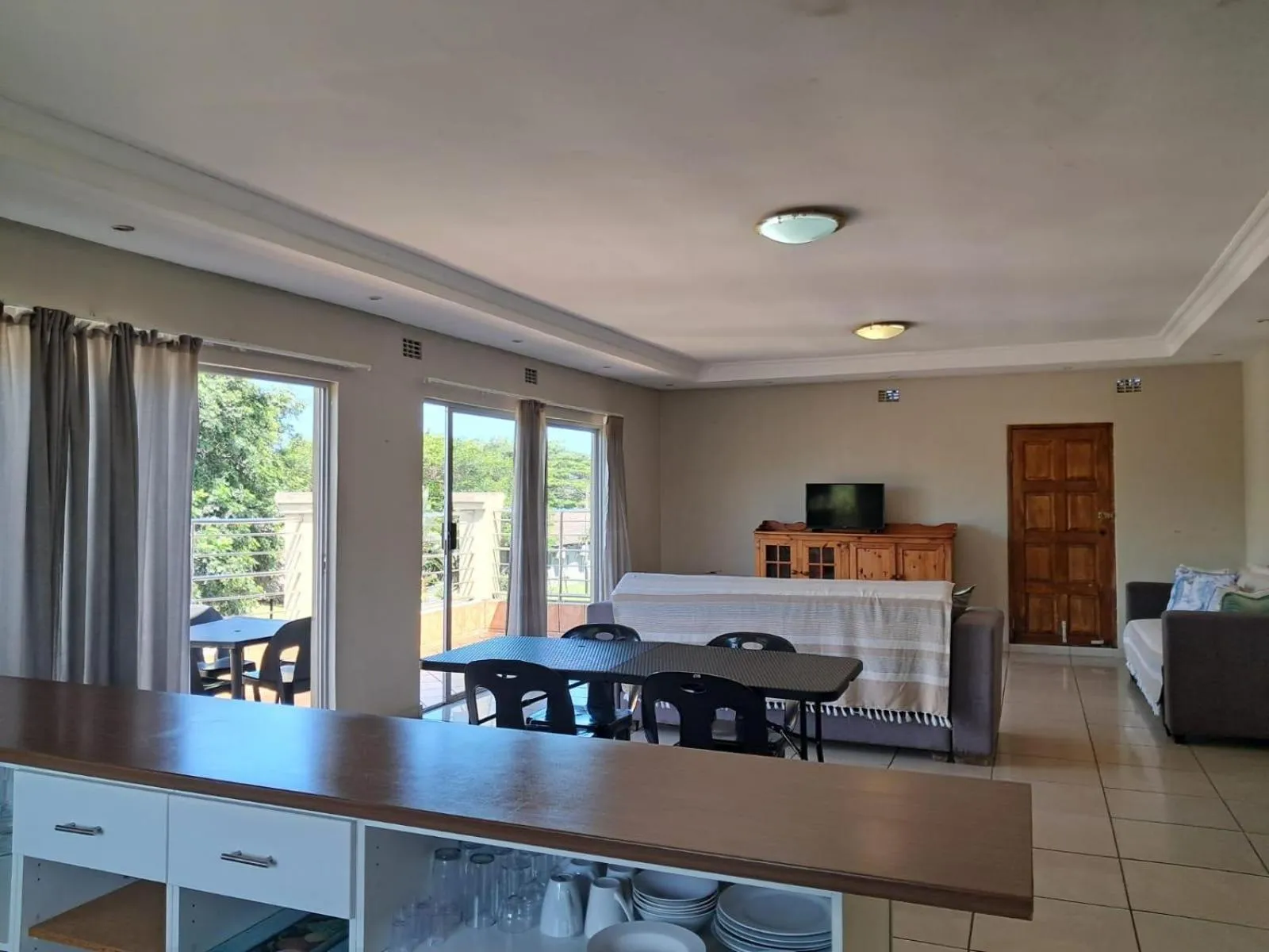 Dining area in SeaXplore Lodge & Dive Center