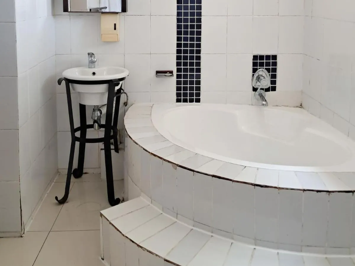 Bathroom in SeaXplore Lodge & Dive Center