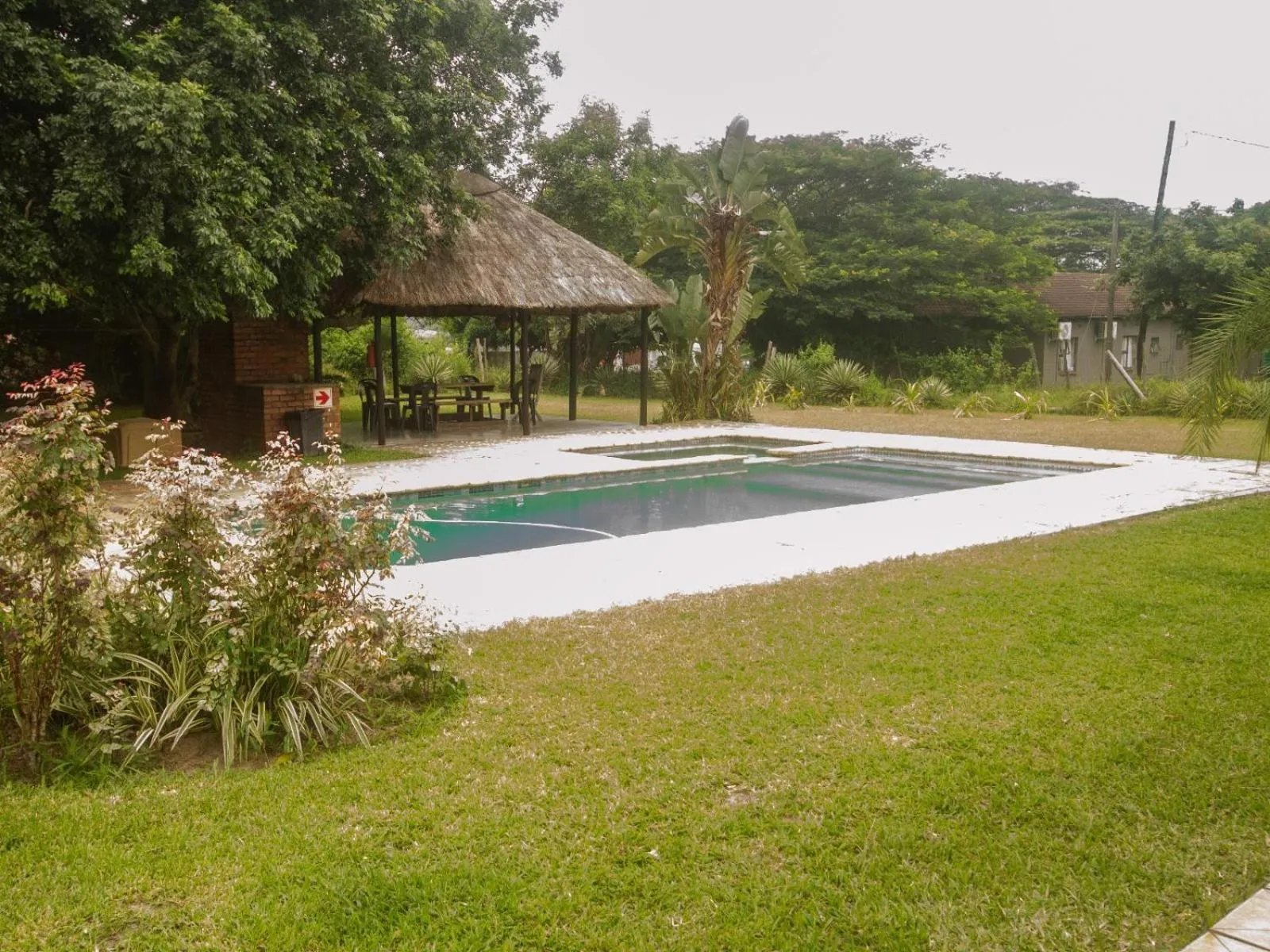 Swimming pool in SeaXplore Lodge & Dive Center